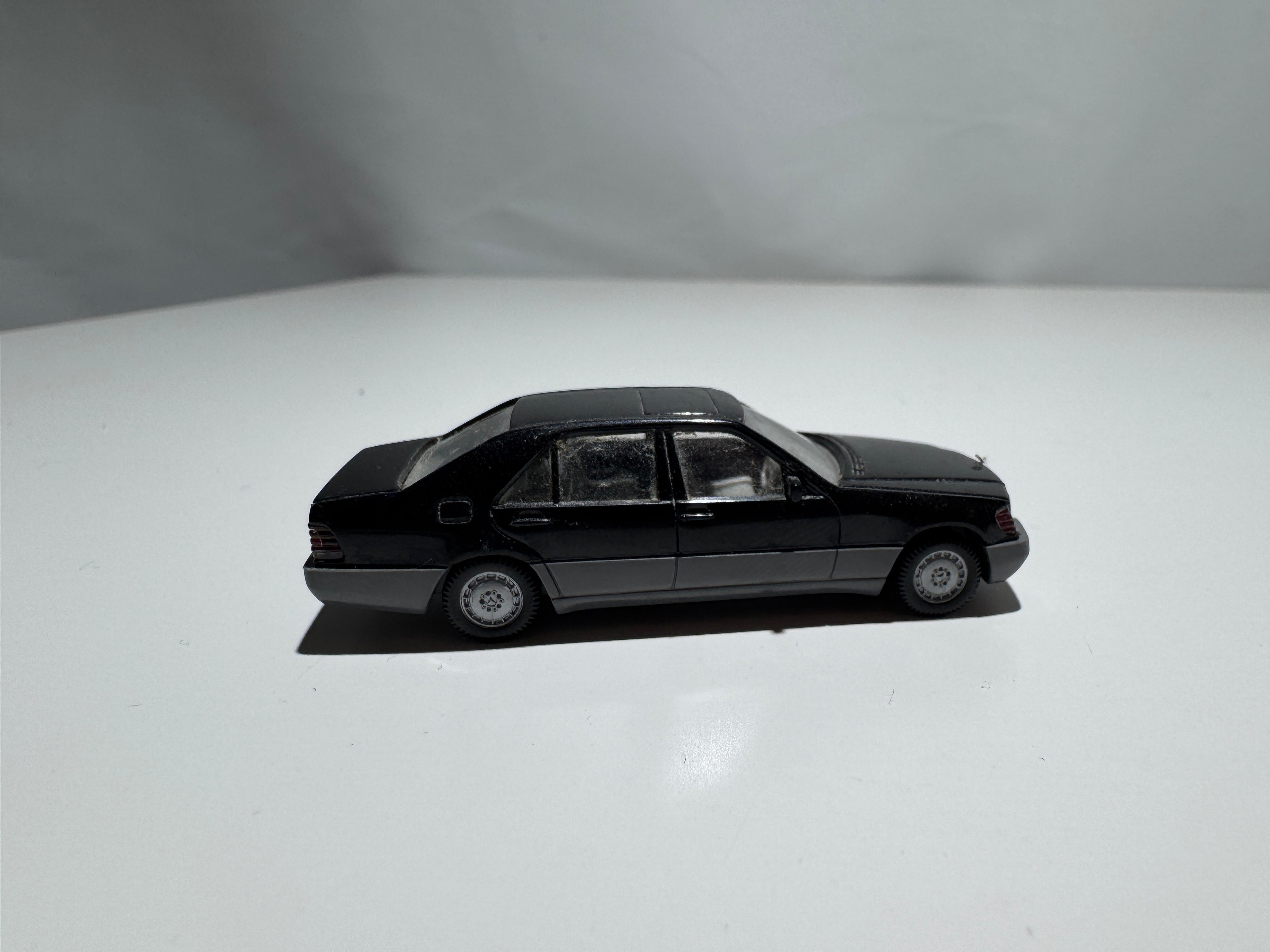 1:87 Wiking Mercedes-Benz W140 500SEL Schwarz #458
