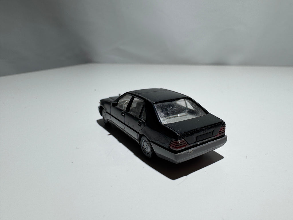 1:87 Wiking Mercedes-Benz W140 500SEL Schwarz #458