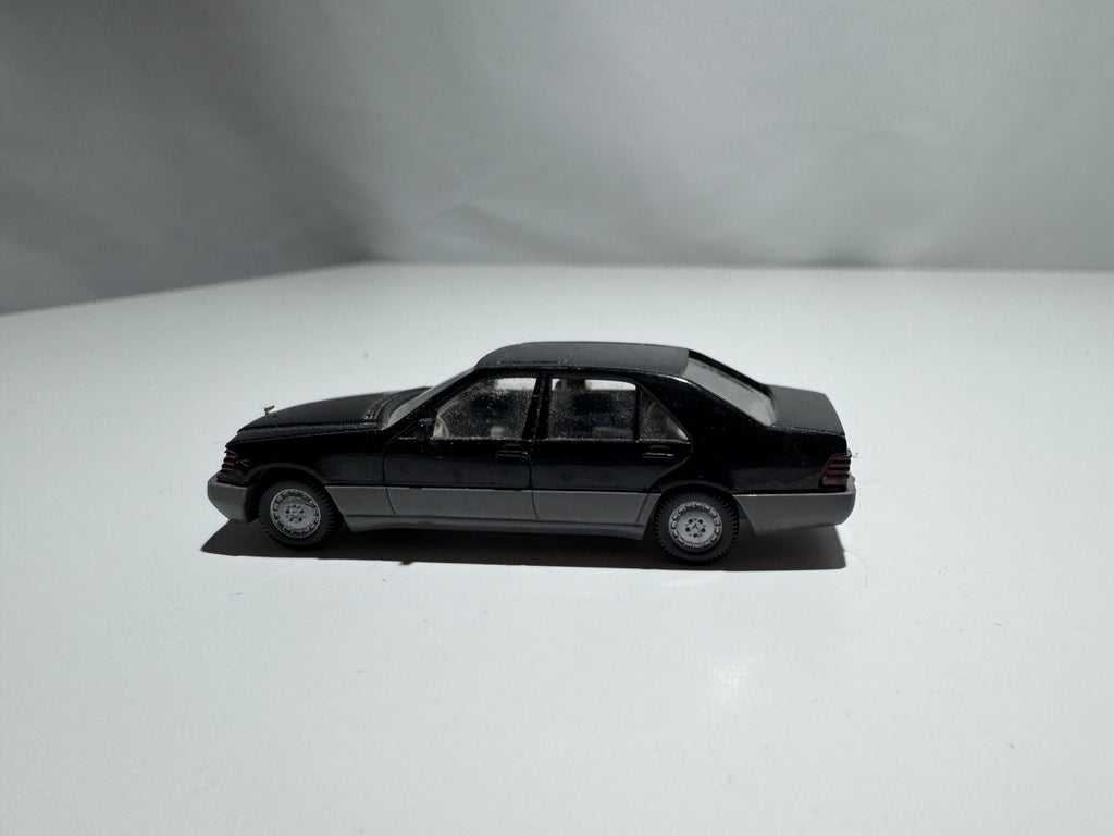 1:87 Wiking Mercedes-Benz W140 500SEL Schwarz #458
