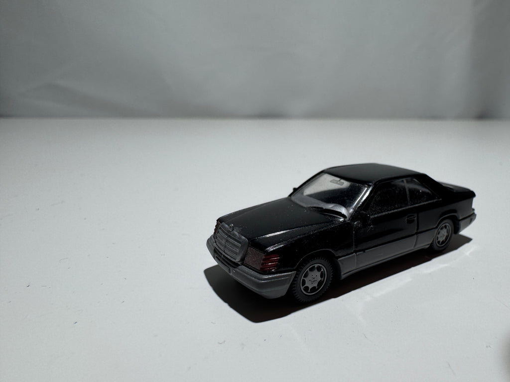 1:87 Wiking Mercedes-Benz 300 CE Schwarz #459