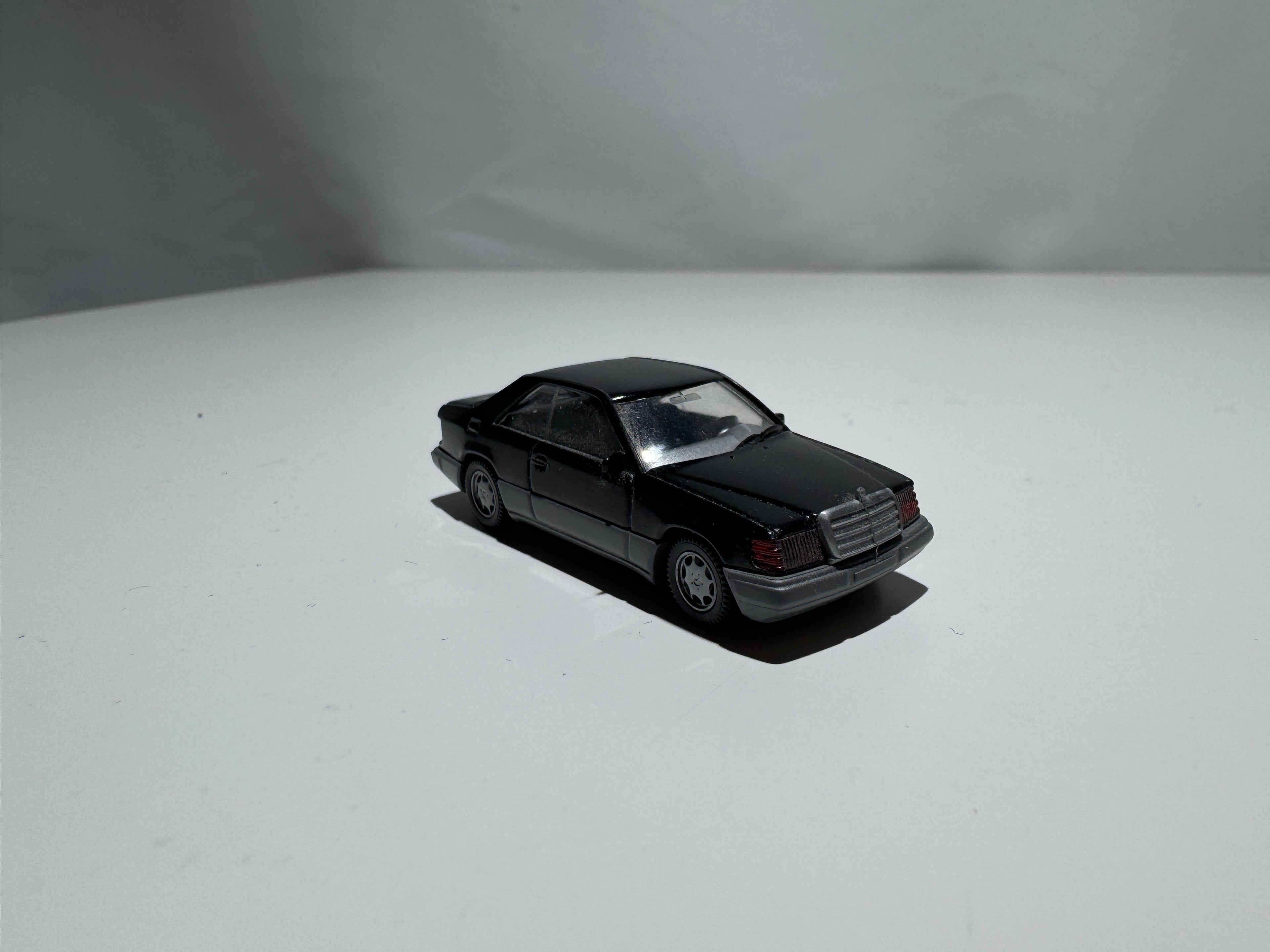 1:87 Wiking Mercedes-Benz 300 CE Schwarz #459
