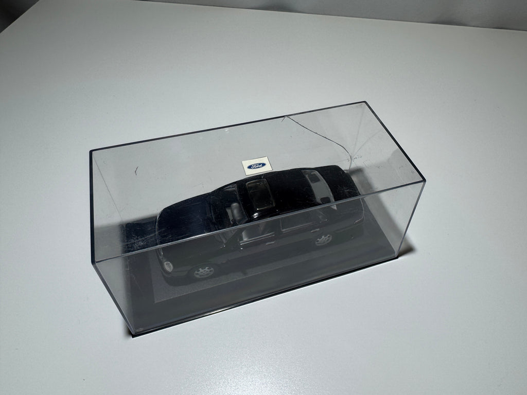 1:43 MiniChamps Ford Scorpion Schwarz OVP #467