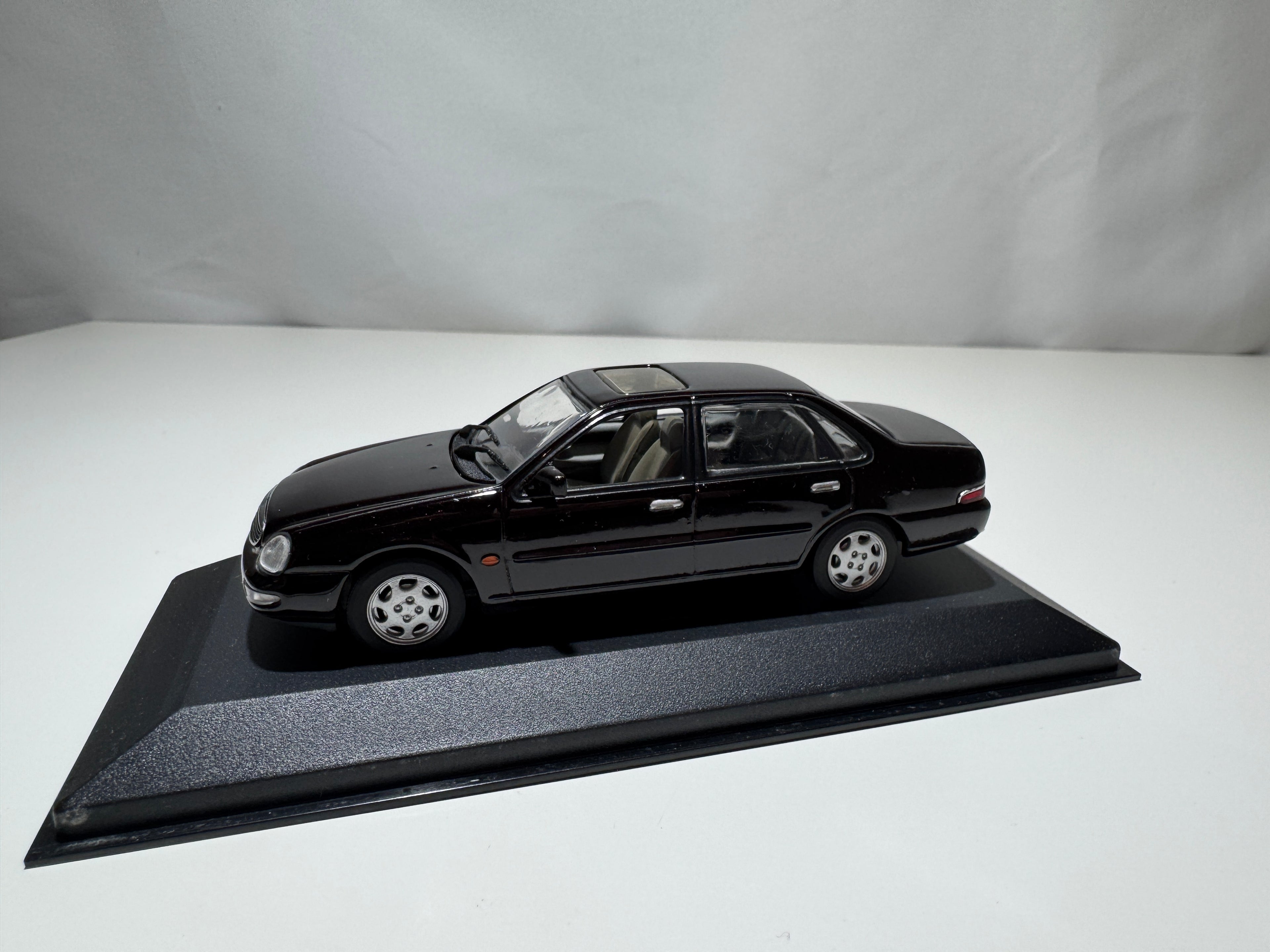 1:43 MiniChamps Ford Scorpion Schwarz OVP #467