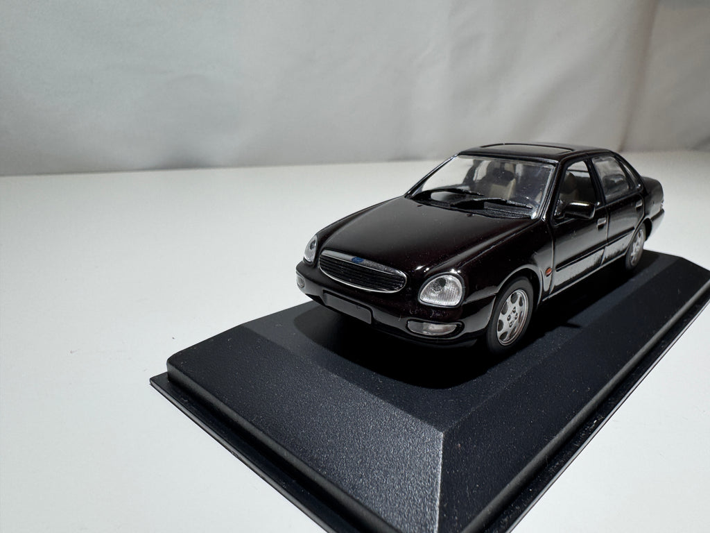 1:43 MiniChamps Ford Scorpion Schwarz OVP #467