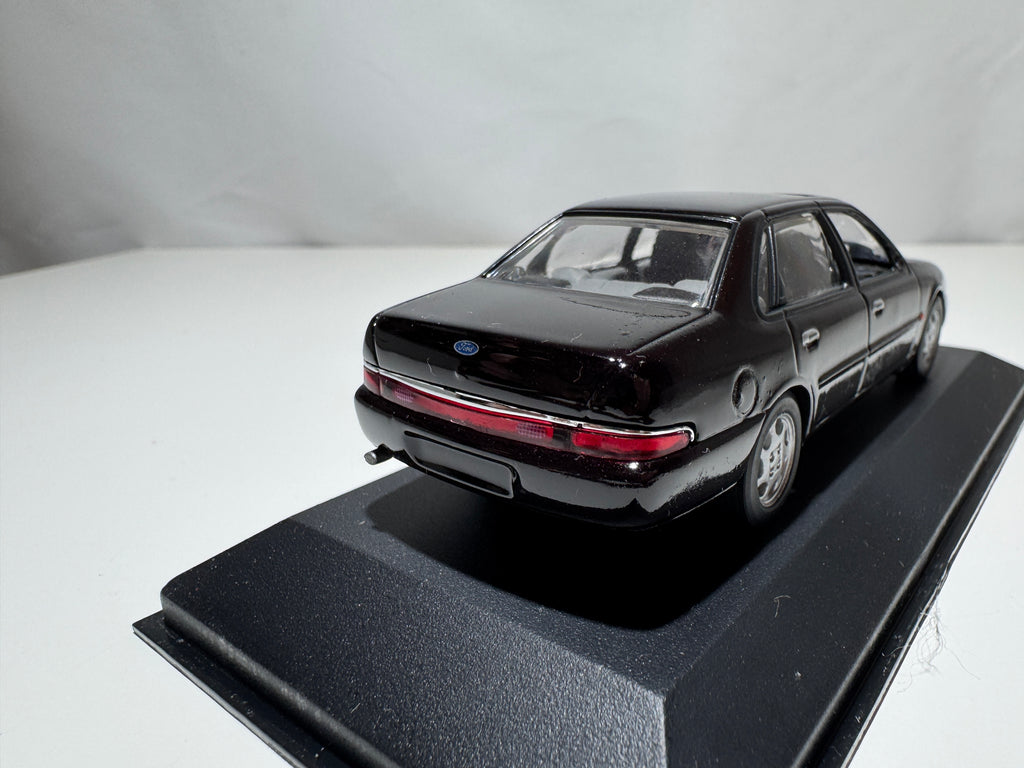 1:43 MiniChamps Ford Scorpion Schwarz OVP #467