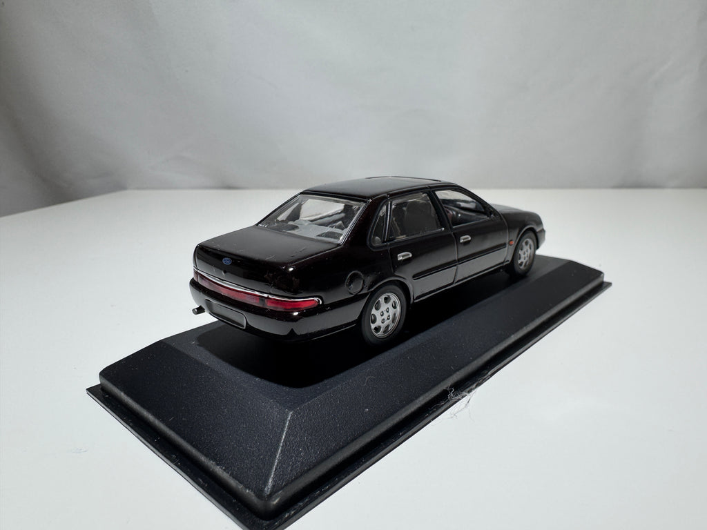 1:43 MiniChamps Ford Scorpion Schwarz OVP #467