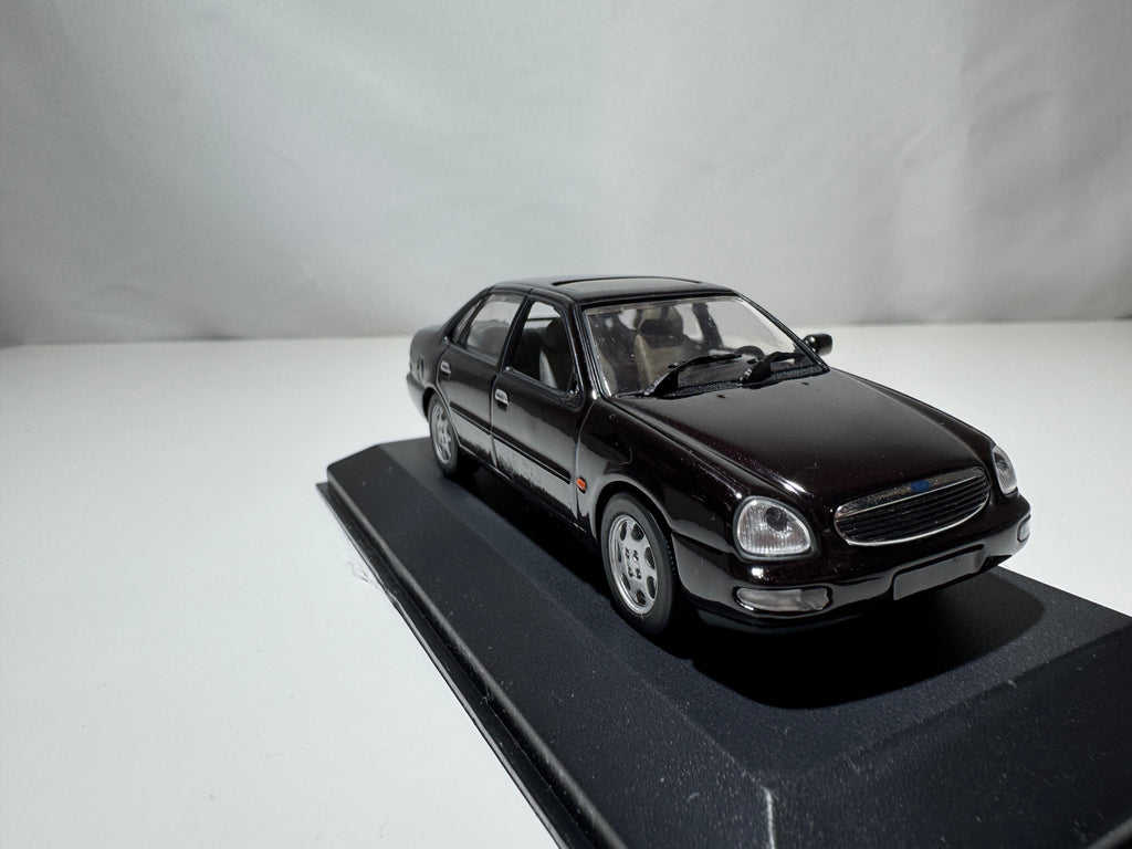 1:43 MiniChamps Ford Scorpion Schwarz OVP #467