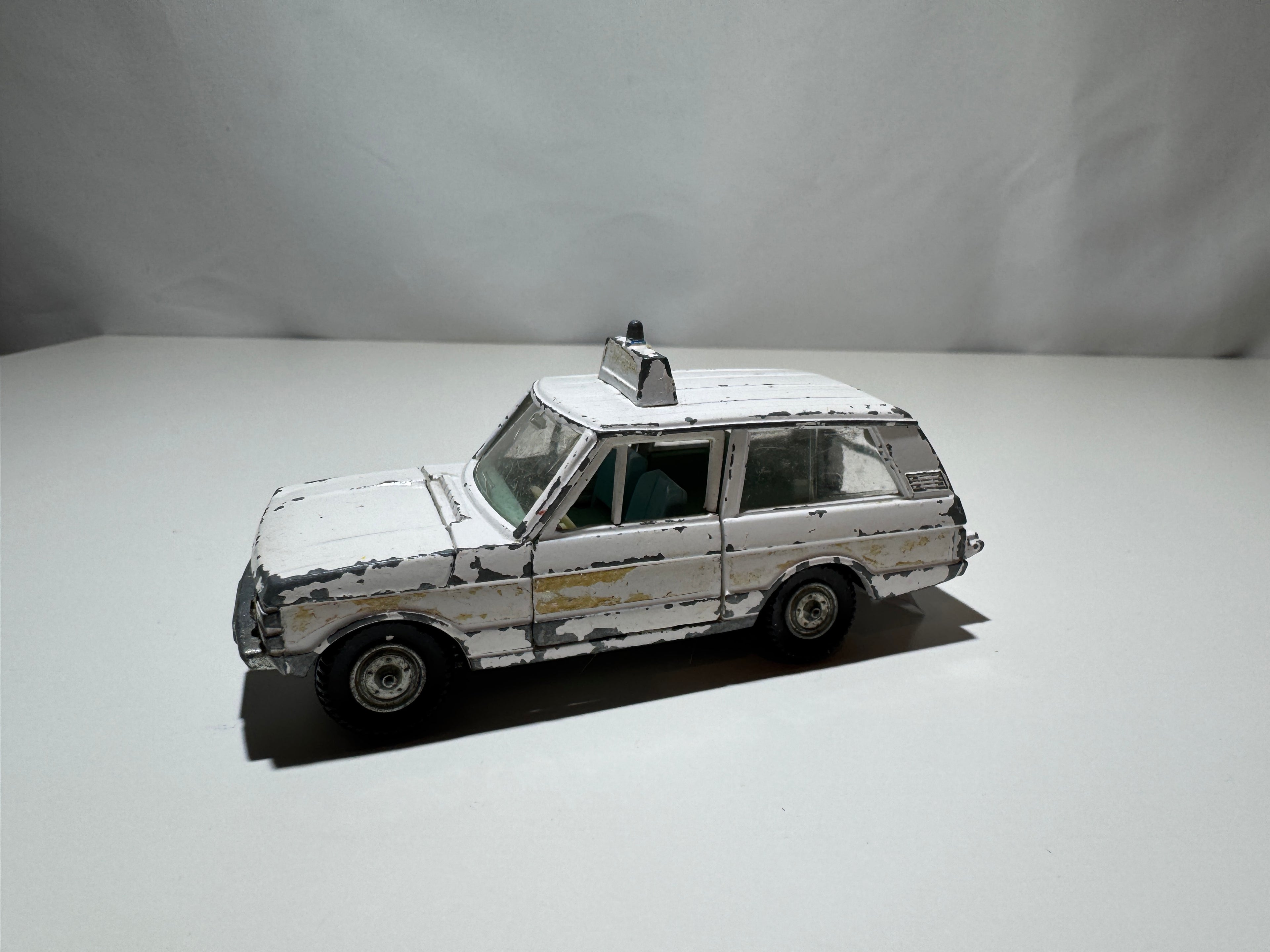 1:43-50 Dinky Toys Range Rover Police Polizei Weiß #472