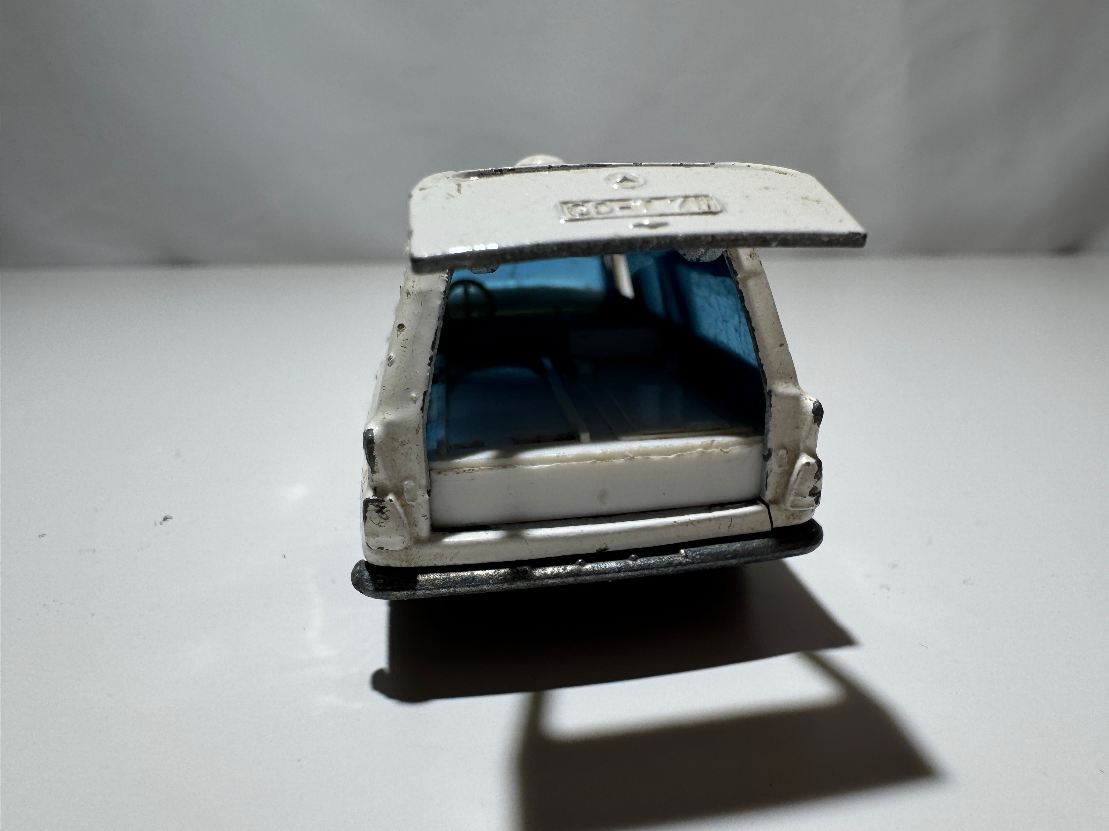 1:50 Matchbox SpeedKings Mercedes-Benz Ambulance Krankenwagen Weiß #487