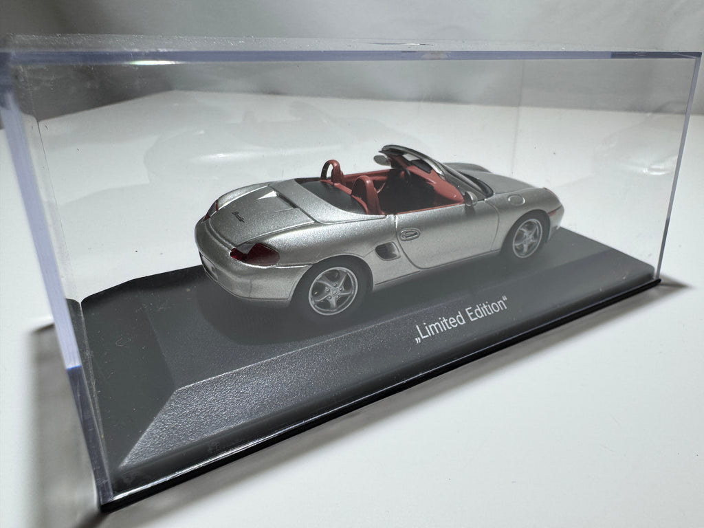 1:43 MiniChamps Porsche Boxter Silber Neu OVP #494