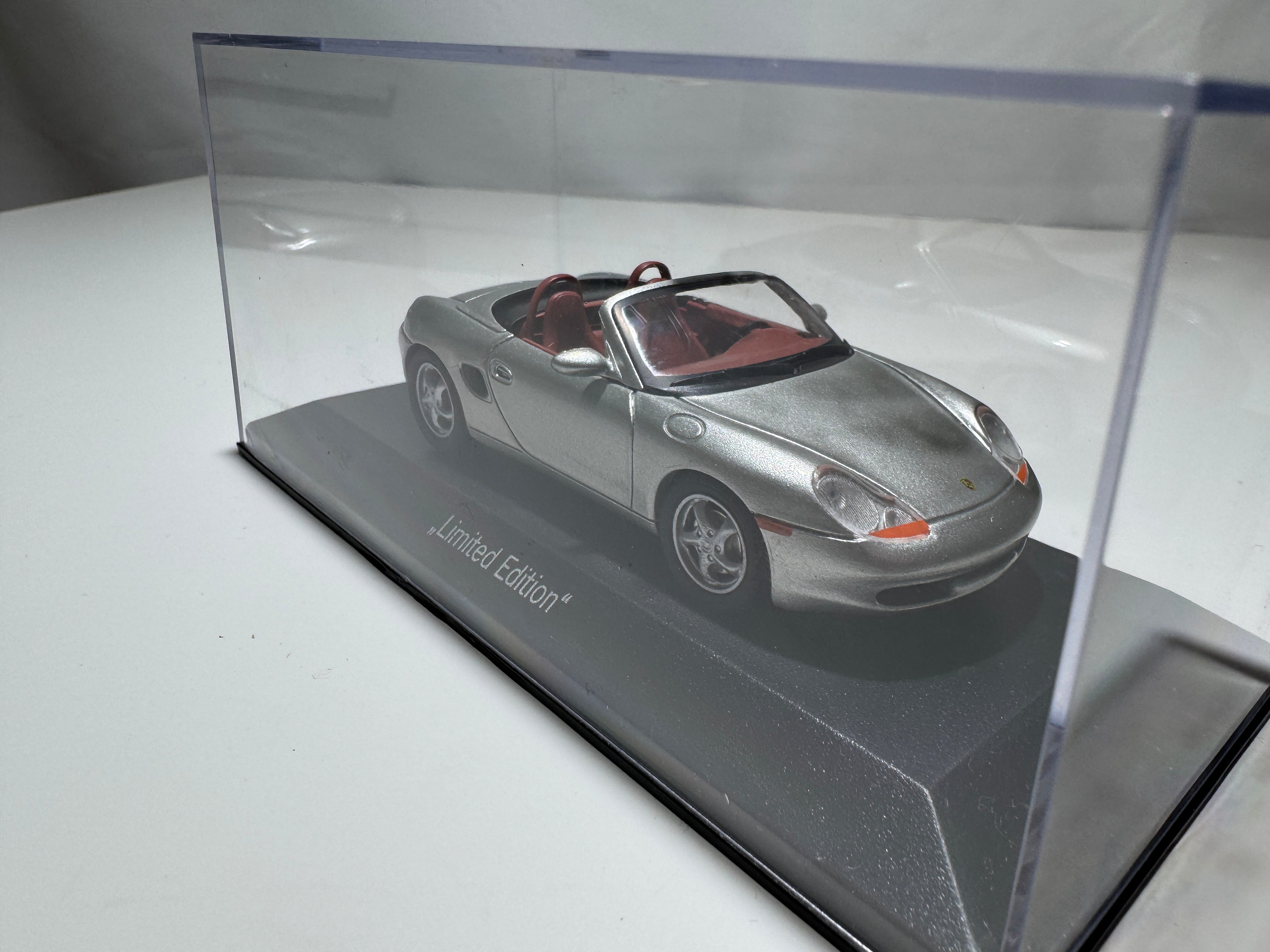 1:43 MiniChamps Porsche Boxter Silber Neu OVP #494