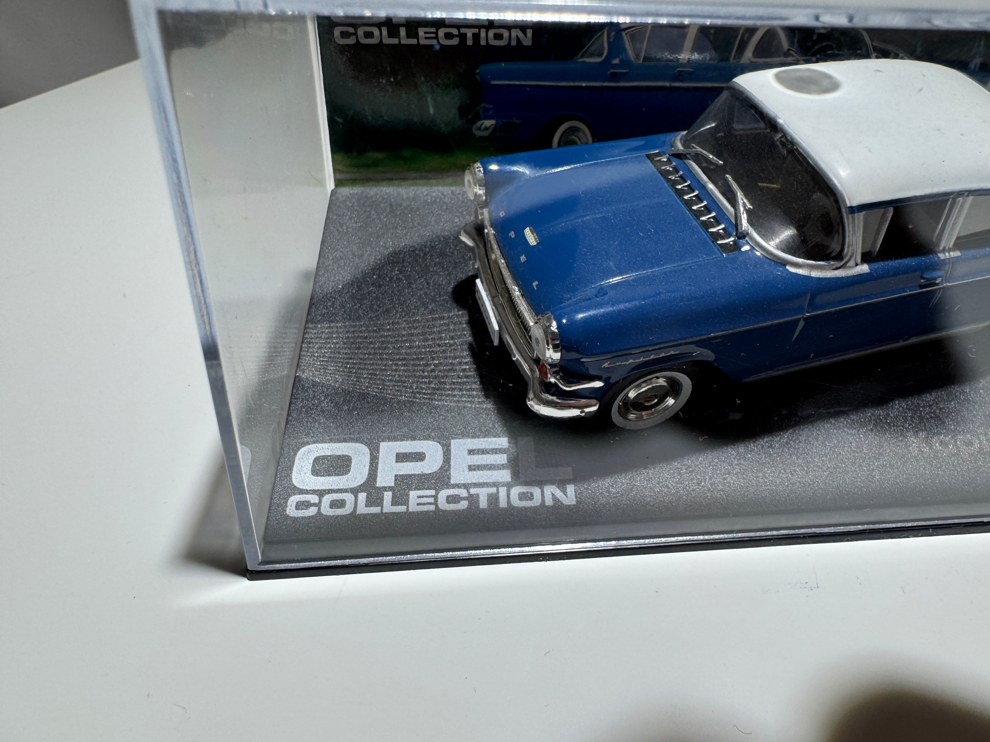 1:43 Atlas Opel Collection Opel Kapitän P1 Limousine 1958-59 Blau-Weiß OVP #499