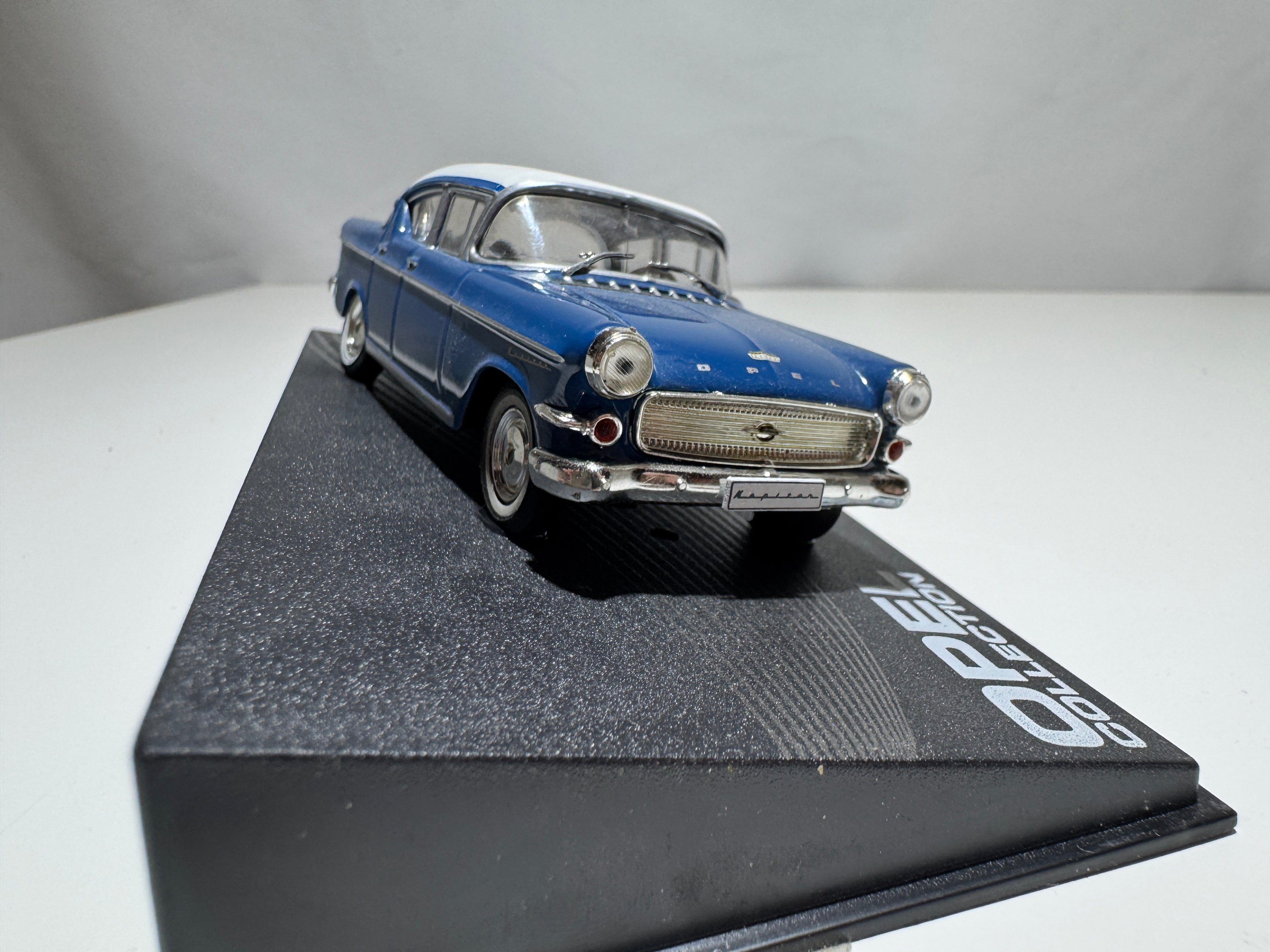 1:43 Atlas Opel Collection Opel Kapitän P1 Limousine 1958-59 Blau-Weiß OVP #499