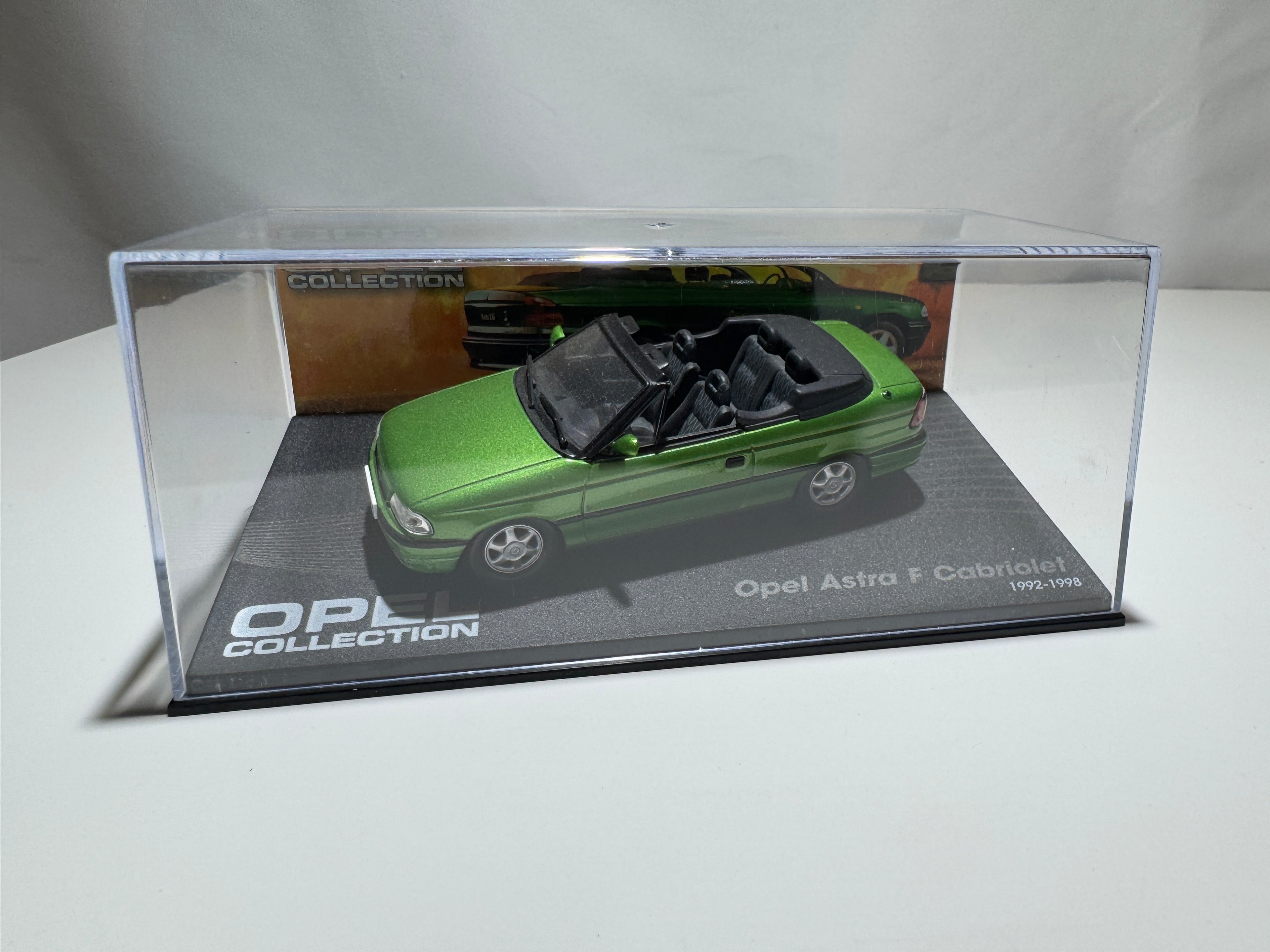 1:43 Atlas Opel Collection Opel Astra F Cabriolet 1992-98 Grün OVP #503