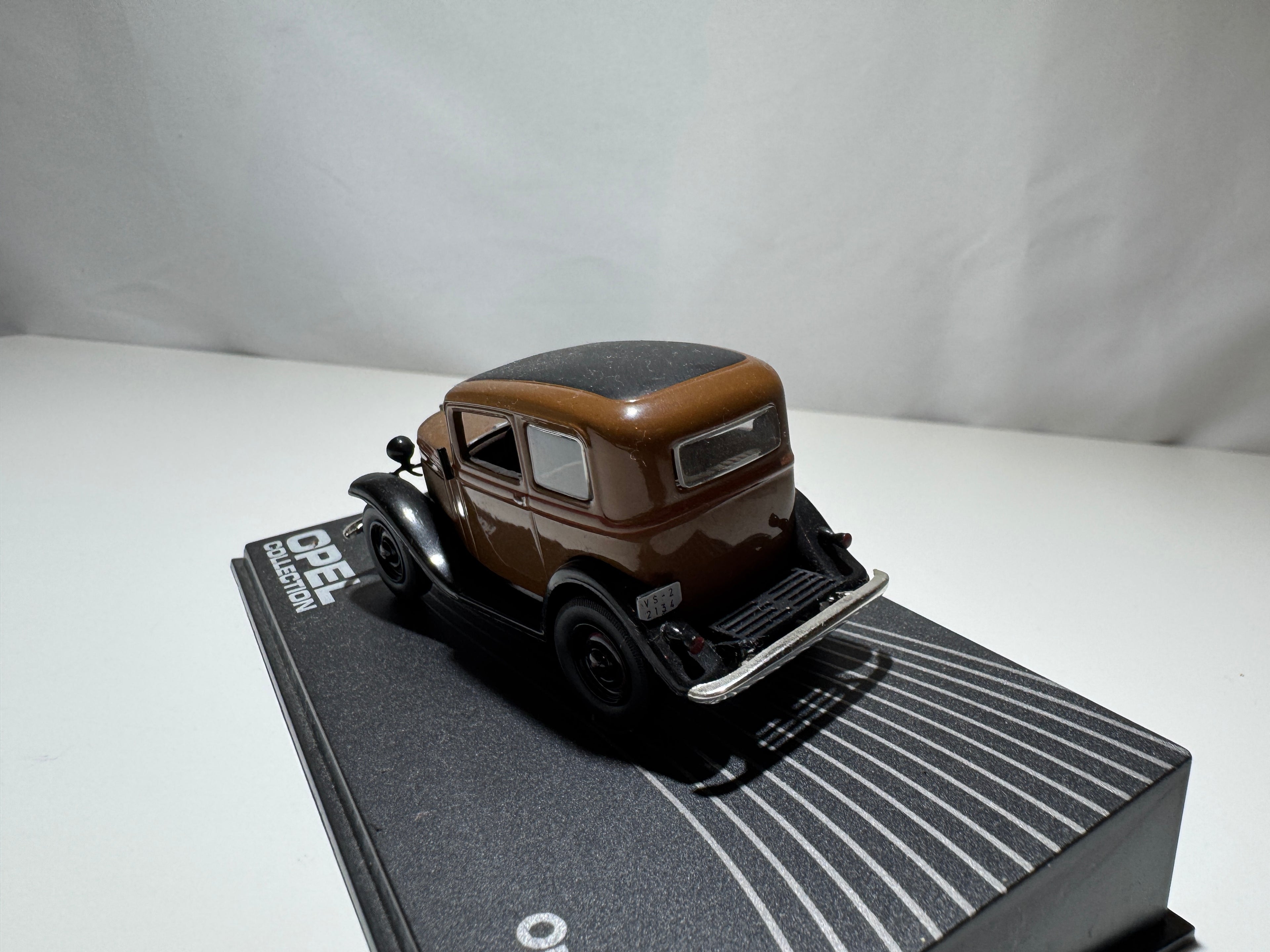 1:43 Atlas Opel Collection Opel P4 Braun OVP #506