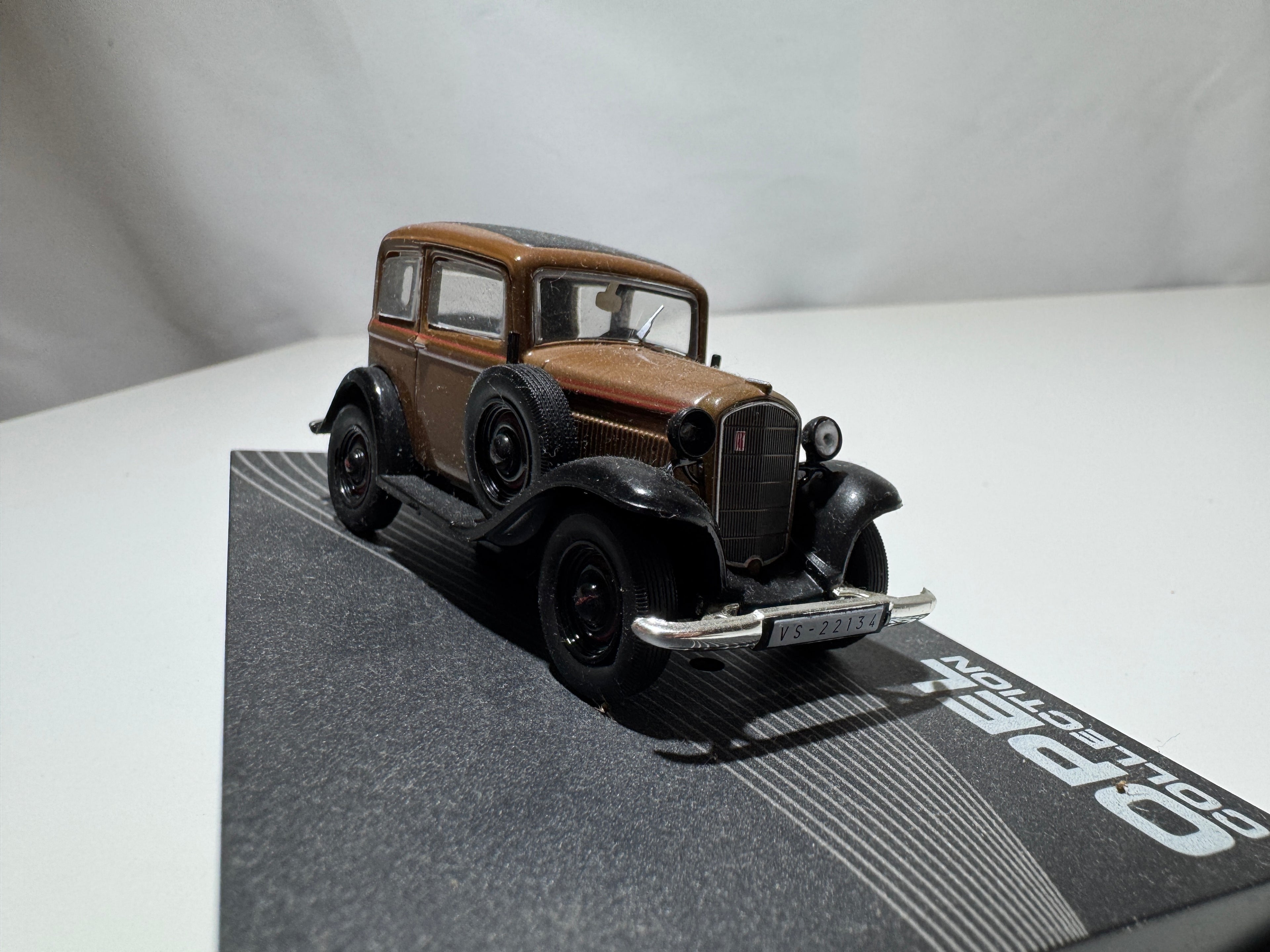1:43 Atlas Opel Collection Opel P4 Braun OVP #506