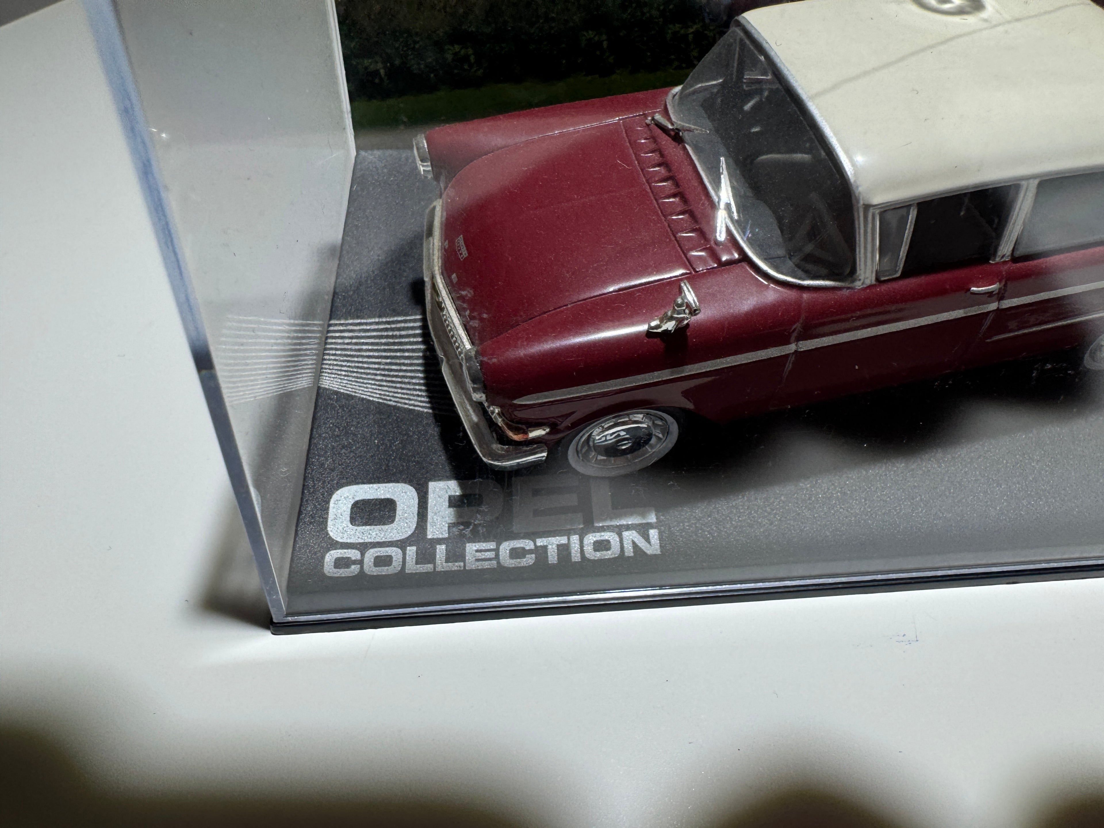 1:43 Atlas Opel Collection Opel Kapitän P11 1959-64 Rot-Weiß OVP #508