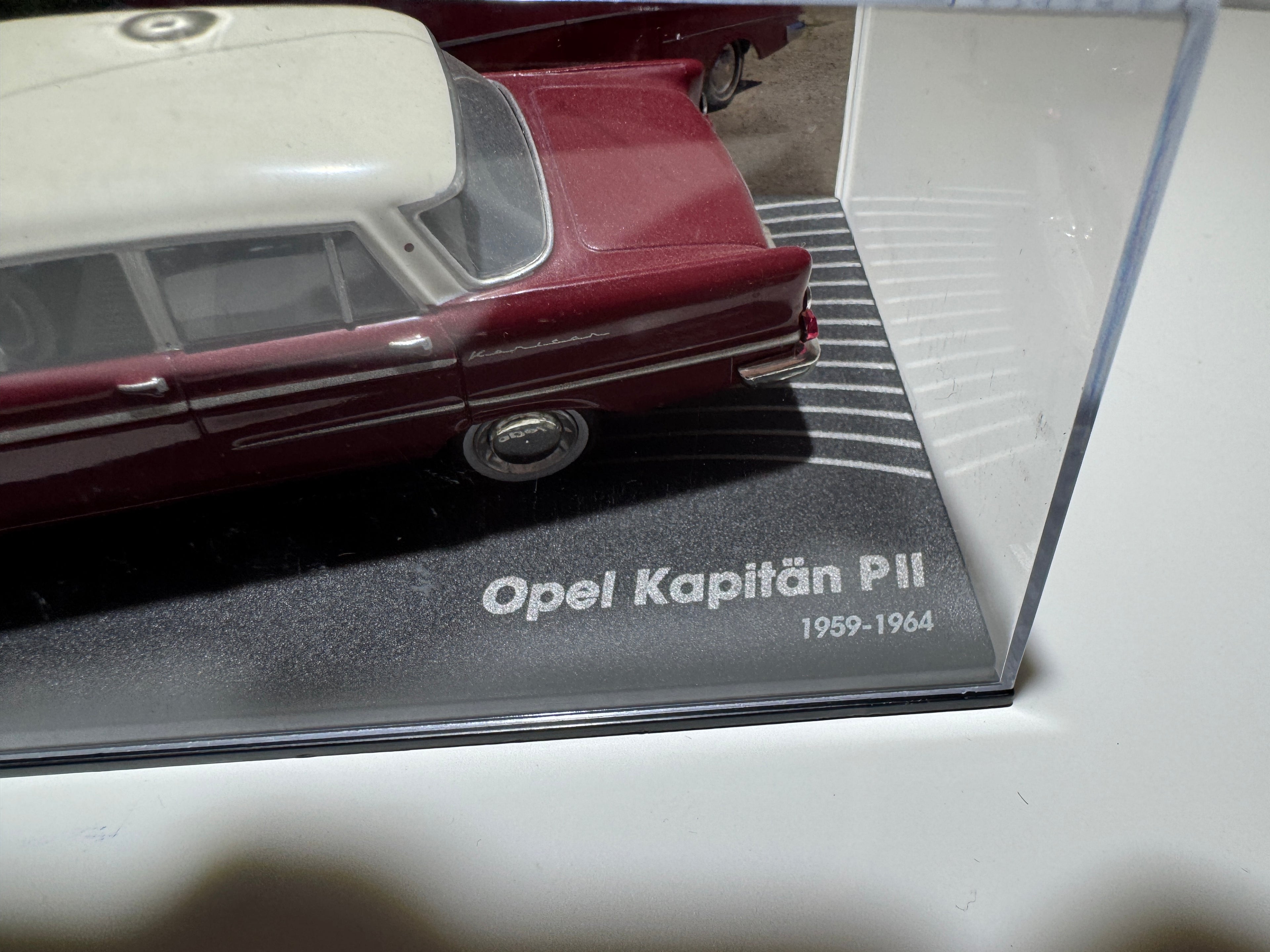 1:43 Atlas Opel Collection Opel Kapitän P11 1959-64 Rot-Weiß OVP #508