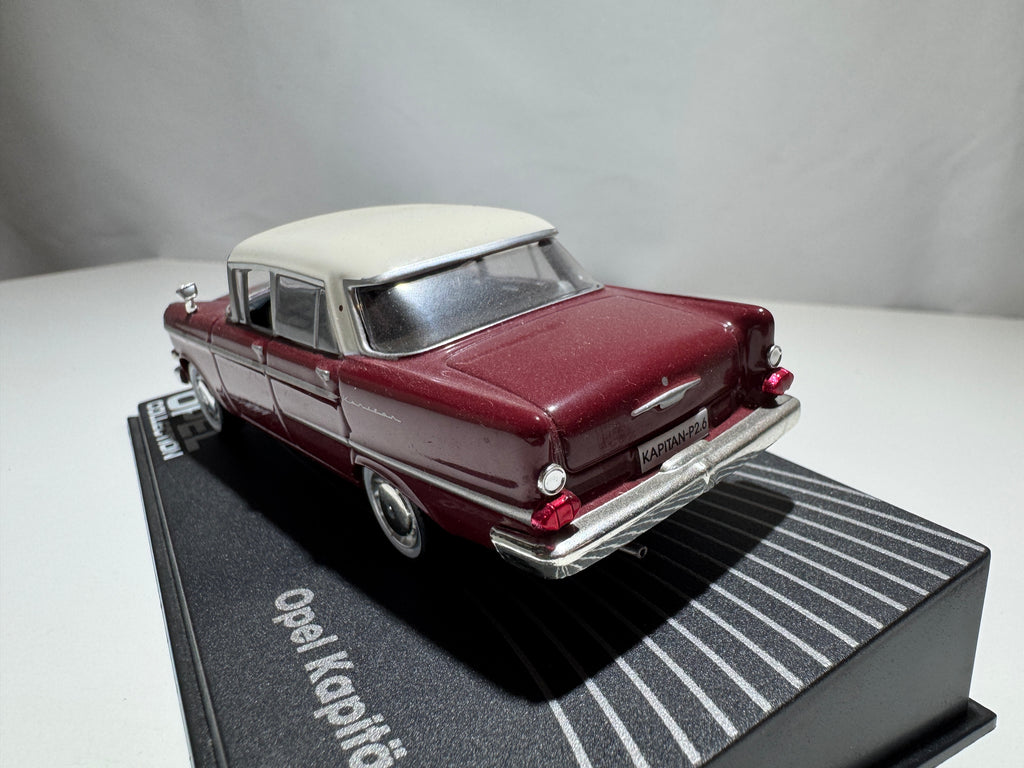 1:43 Atlas Opel Collection Opel Kapitän P11 1959-64 Rot-Weiß OVP #508