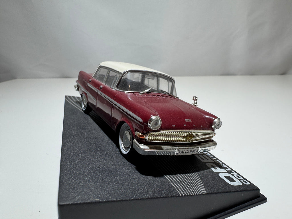 1:43 Atlas Opel Collection Opel Kapitän P11 1959-64 Rot-Weiß OVP #508