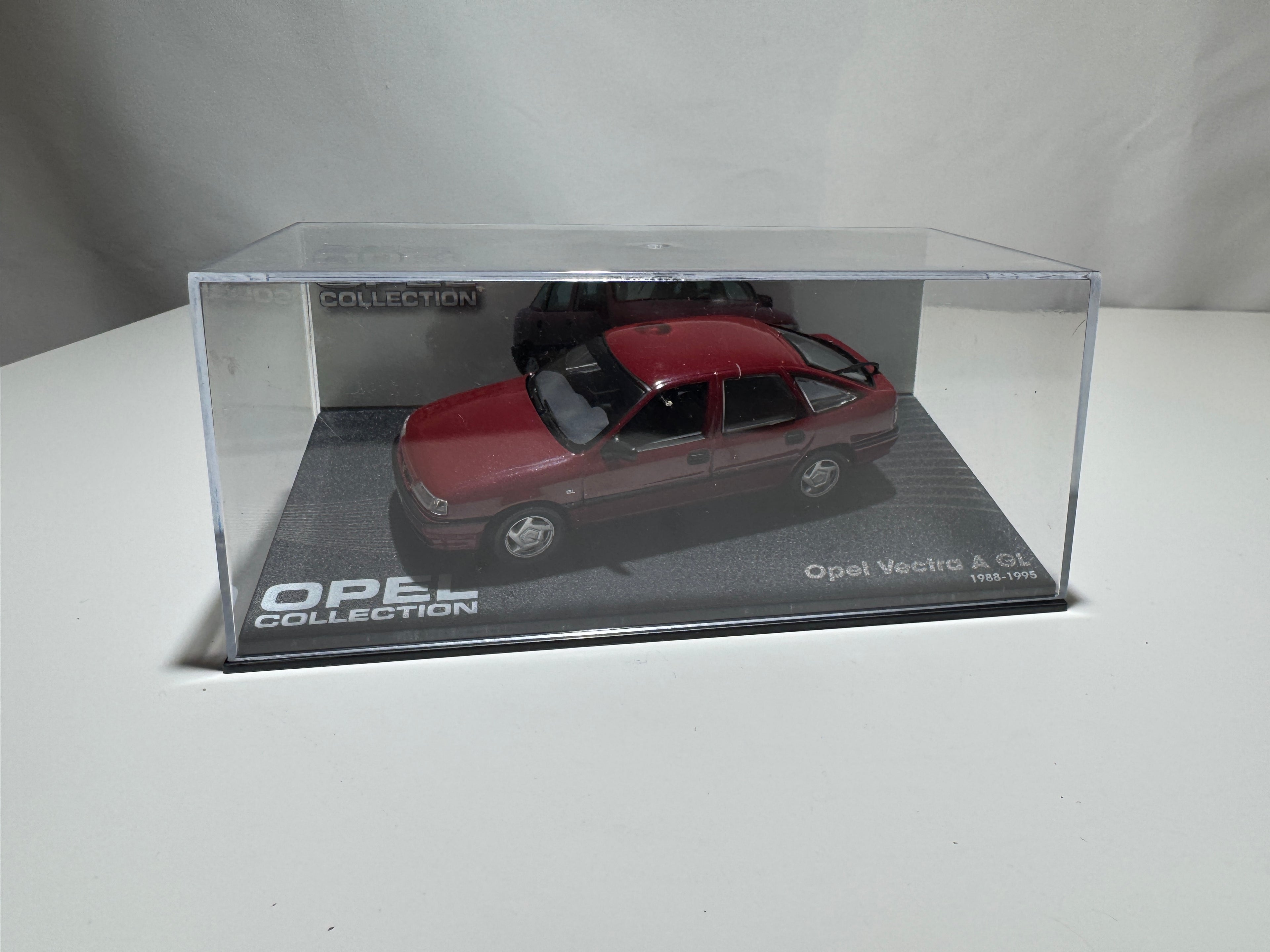 1:43 Atlas Opel Collection Opel Vectra A GL 1988-95 Rot OVP #517