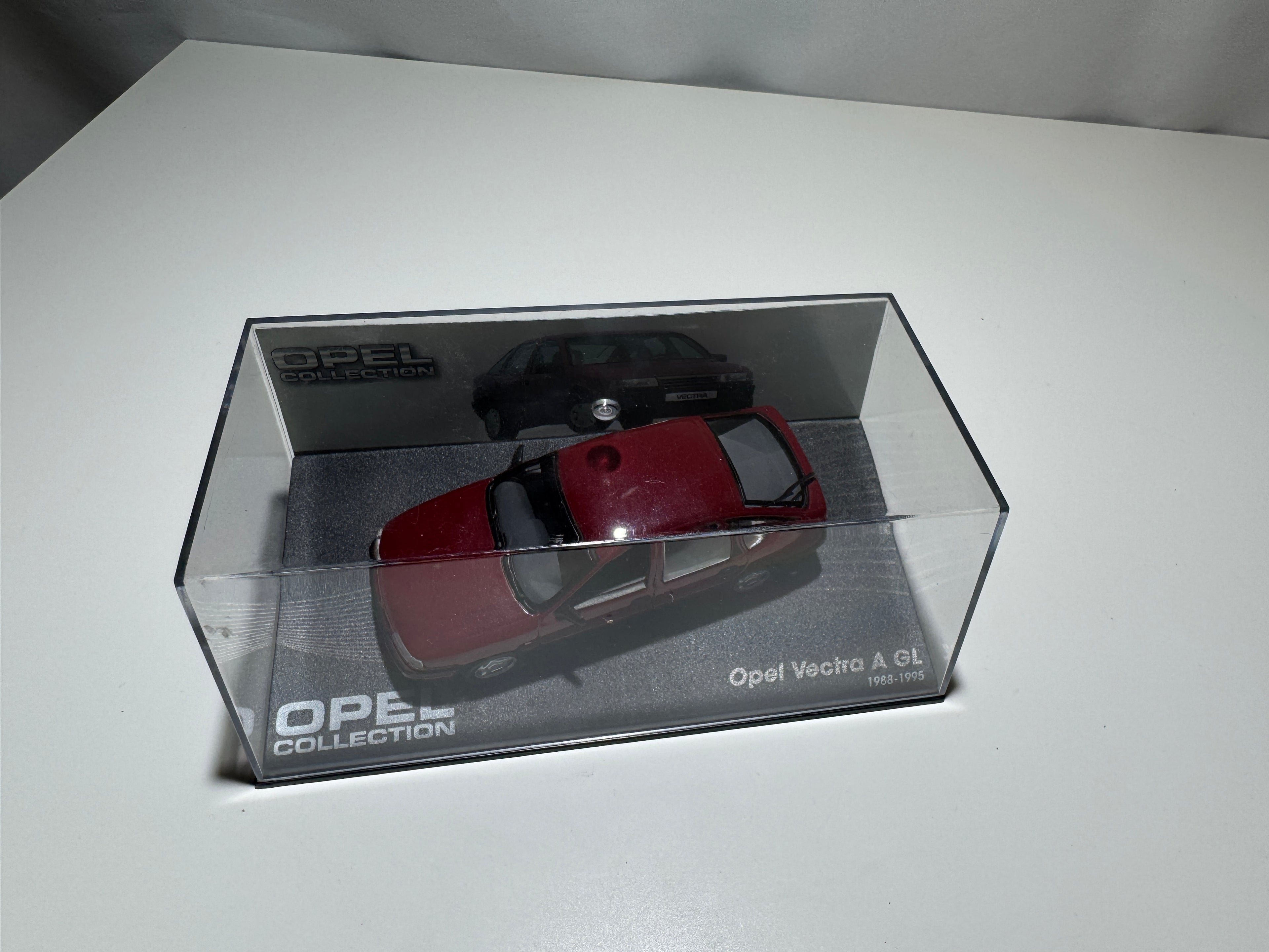 1:43 Atlas Opel Collection Opel Vectra A GL 1988-95 Rot OVP #517