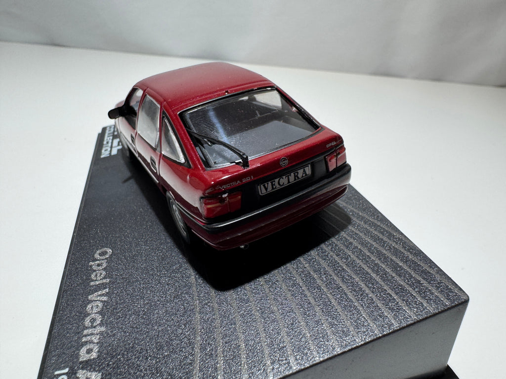 1:43 Atlas Opel Collection Opel Vectra A GL 1988-95 Rot OVP #517