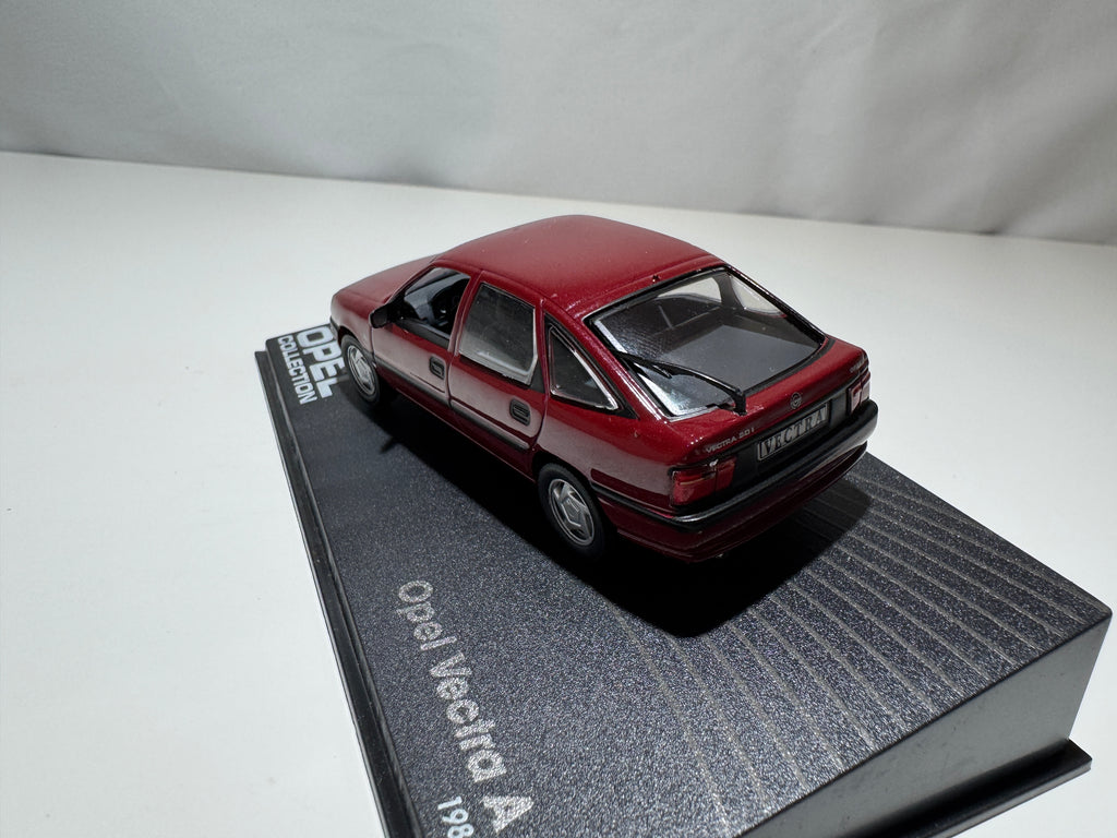 1:43 Atlas Opel Collection Opel Vectra A GL 1988-95 Rot OVP #517