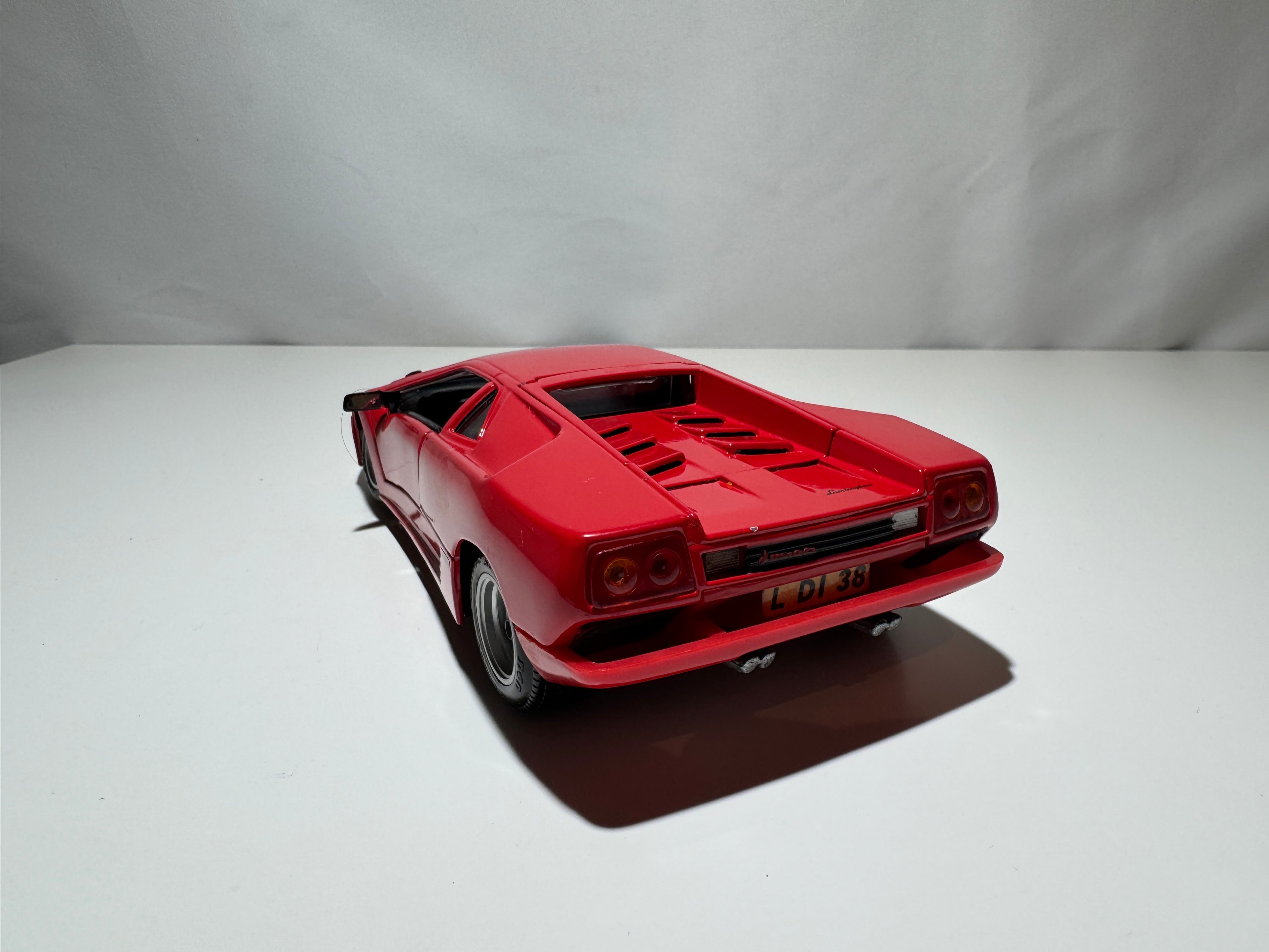 1:24 Maisto Lamborghini Diablo Rot #529