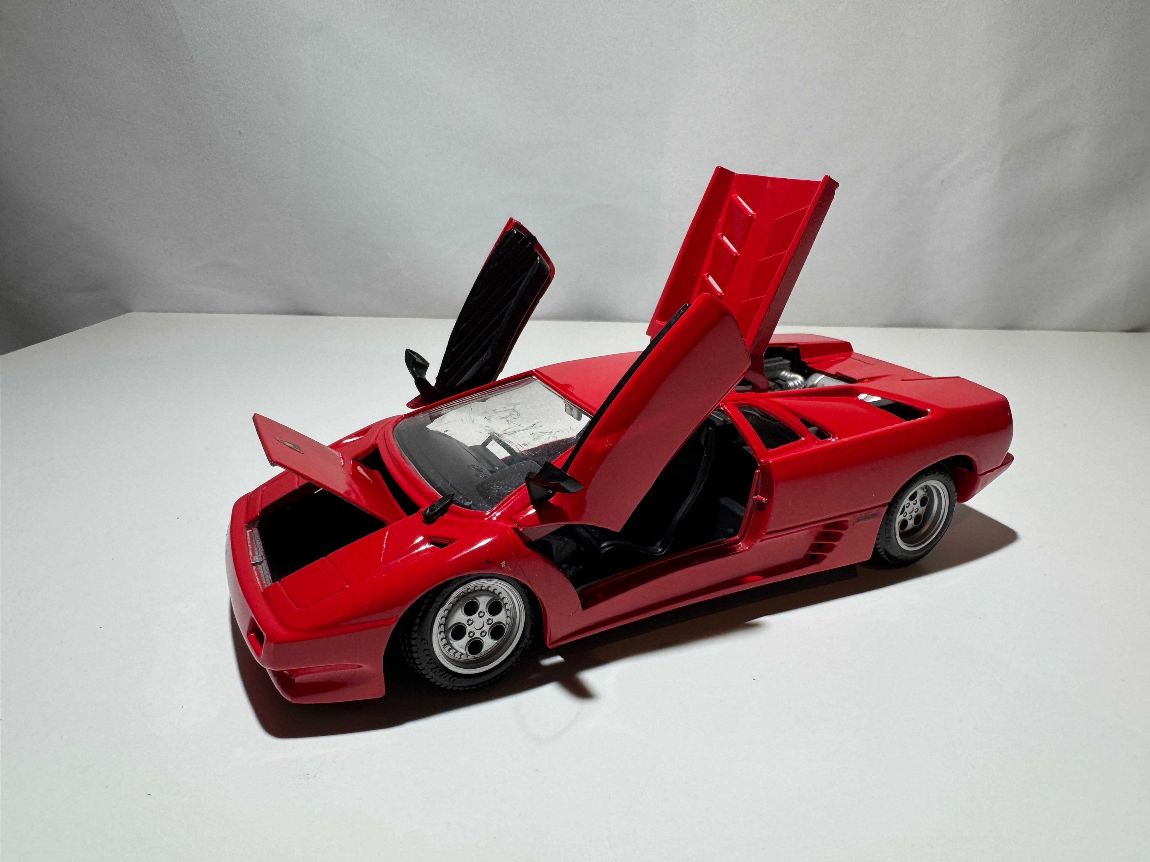 1:24 Maisto Lamborghini Diablo Rot #529