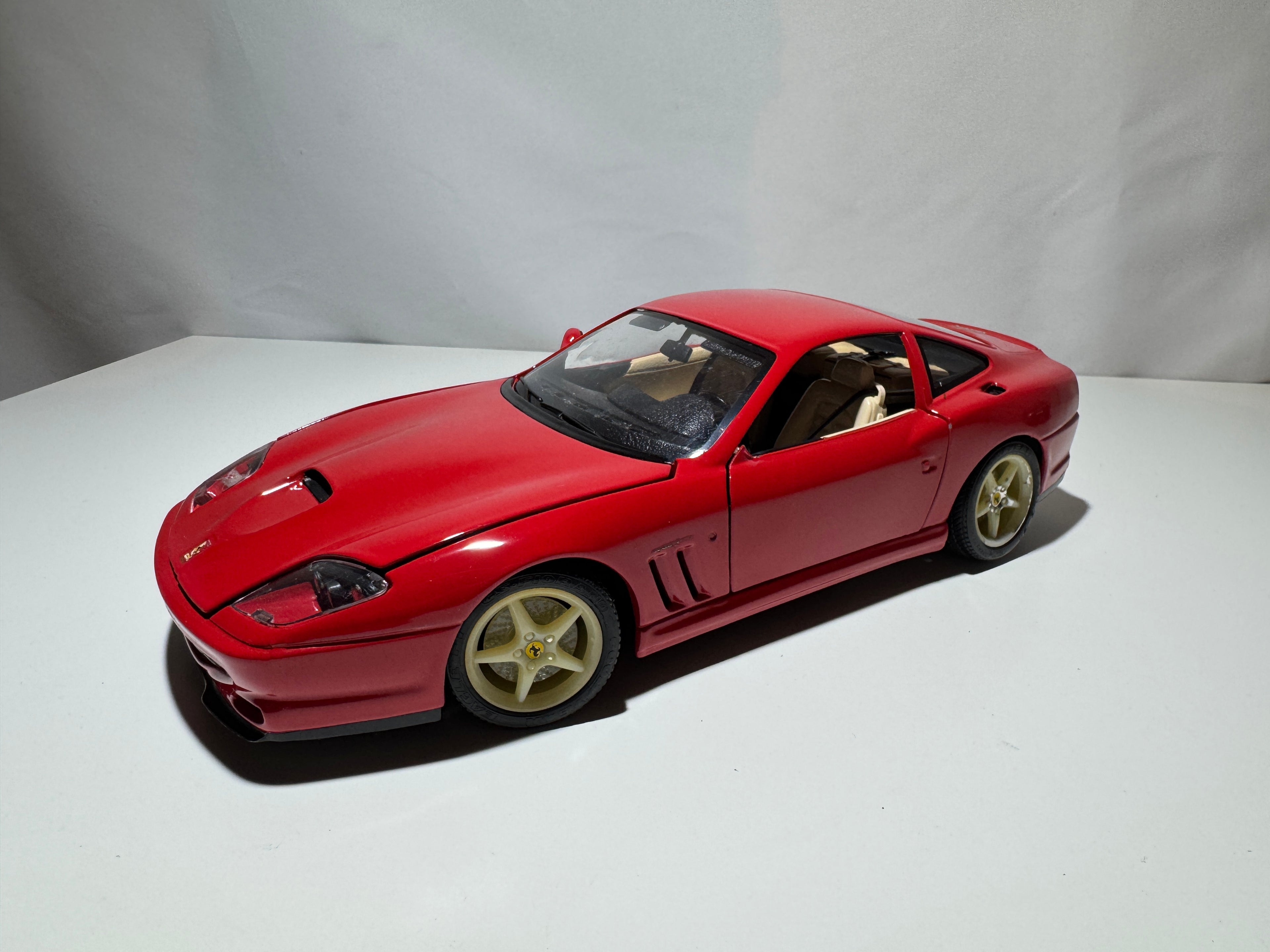 1:18 Bburago Ferrari 550 Maranello 1996 Rot #531