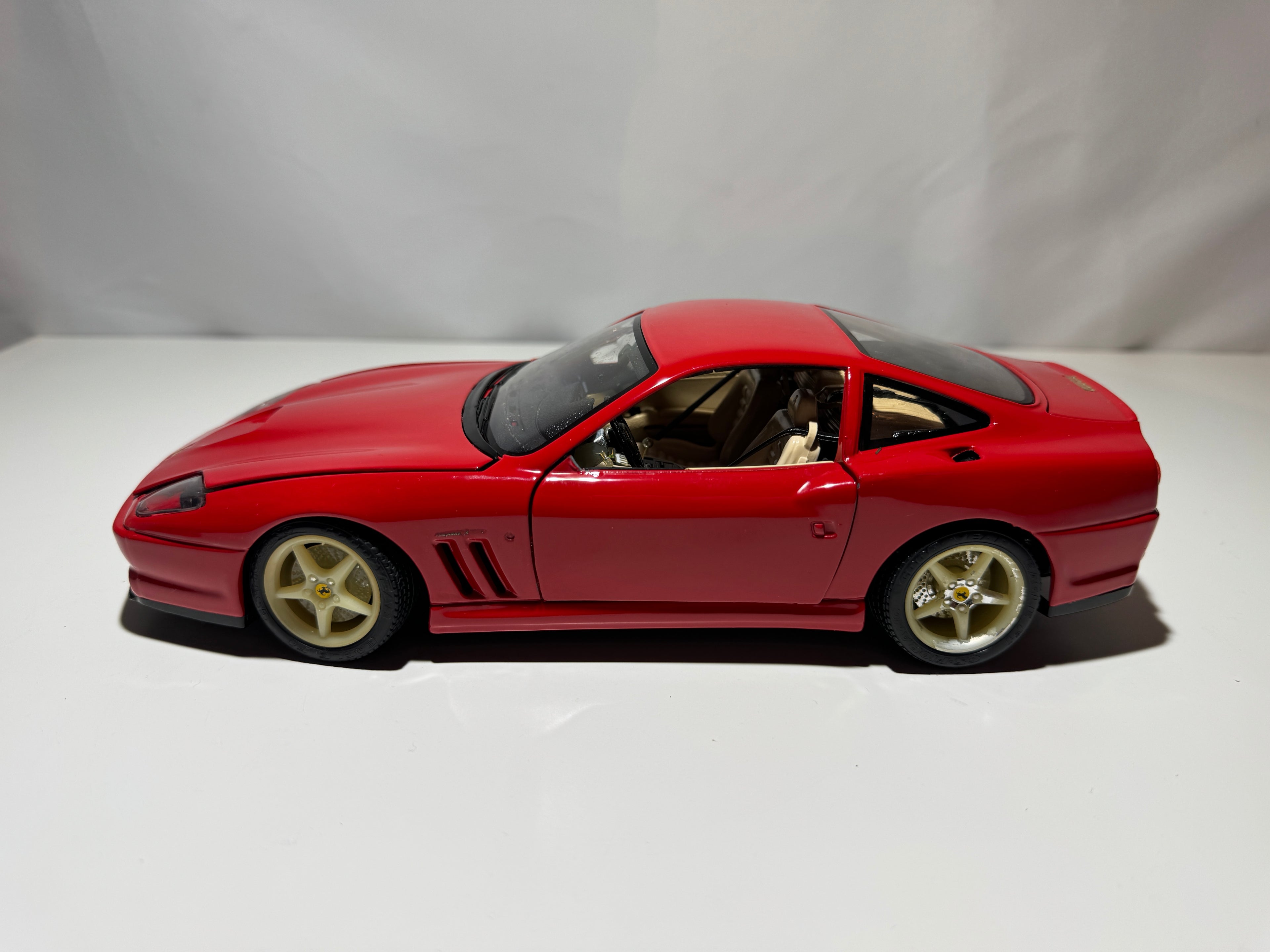 1:18 Bburago Ferrari 550 Maranello 1996 Rot #531