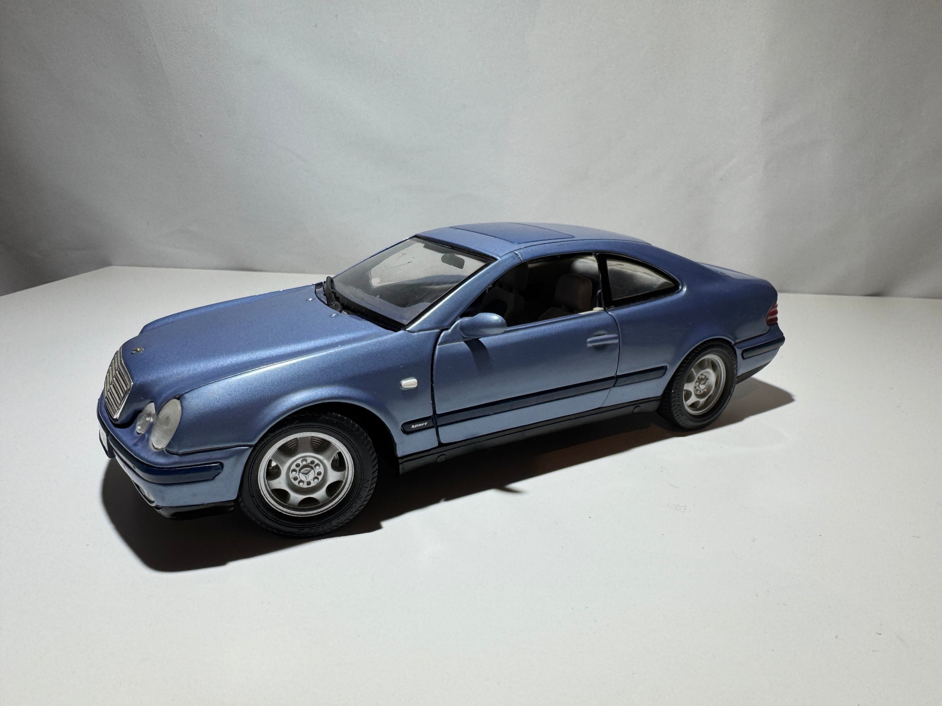 1:18 Anson Mercedes-Benz CLK Blau #533