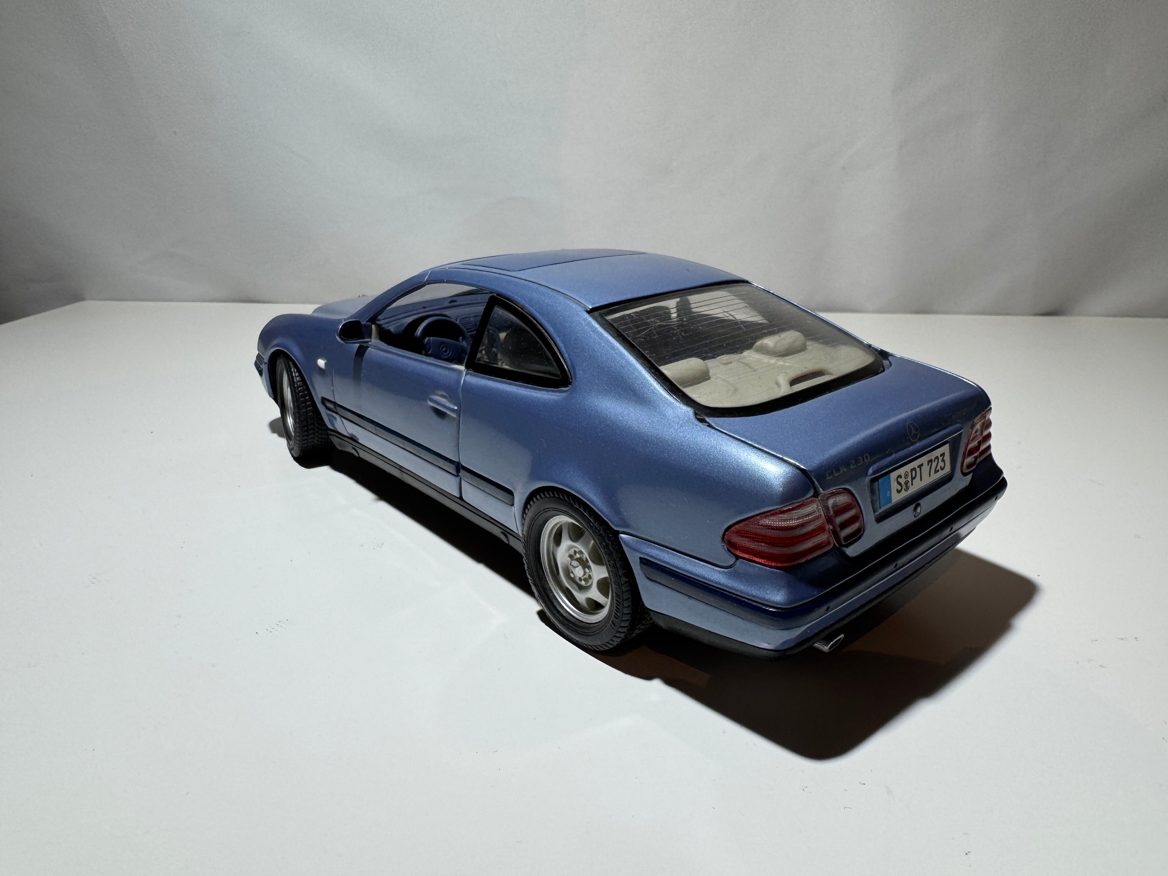 1:18 Anson Mercedes-Benz CLK Blau #533