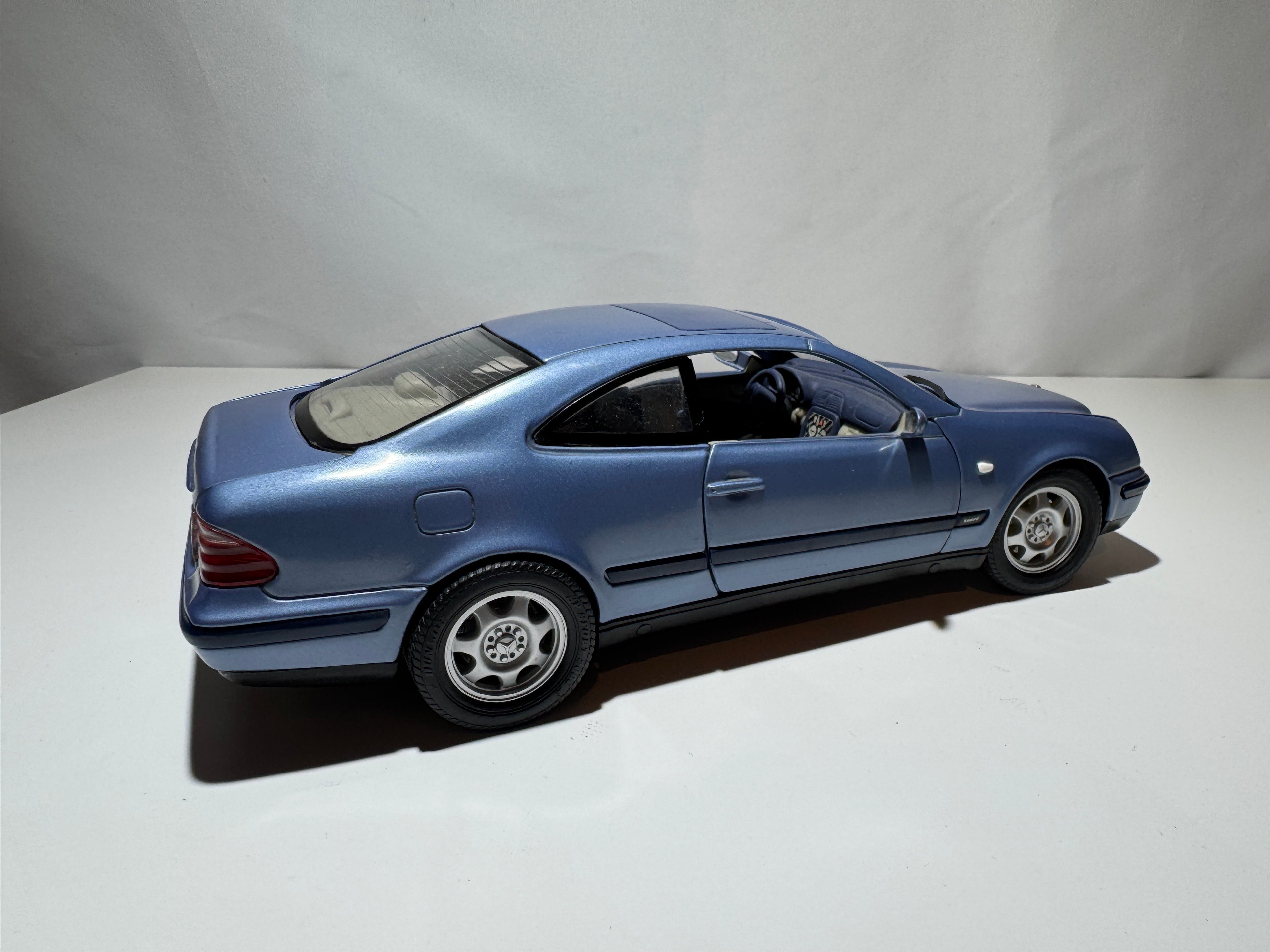 1:18 Anson Mercedes-Benz CLK Blau #533