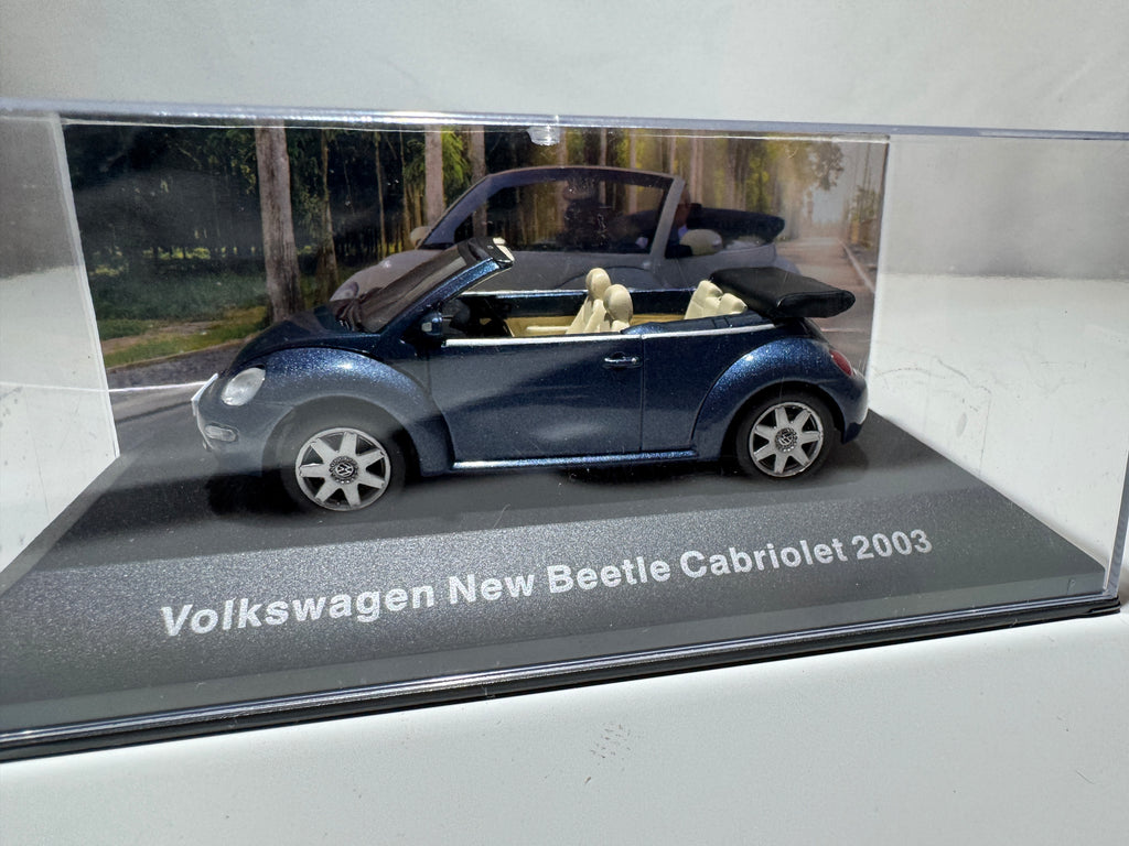 1:43 VW Volkswagen New Beetle Cabriolet 2003 Blau Neu OVP #536
