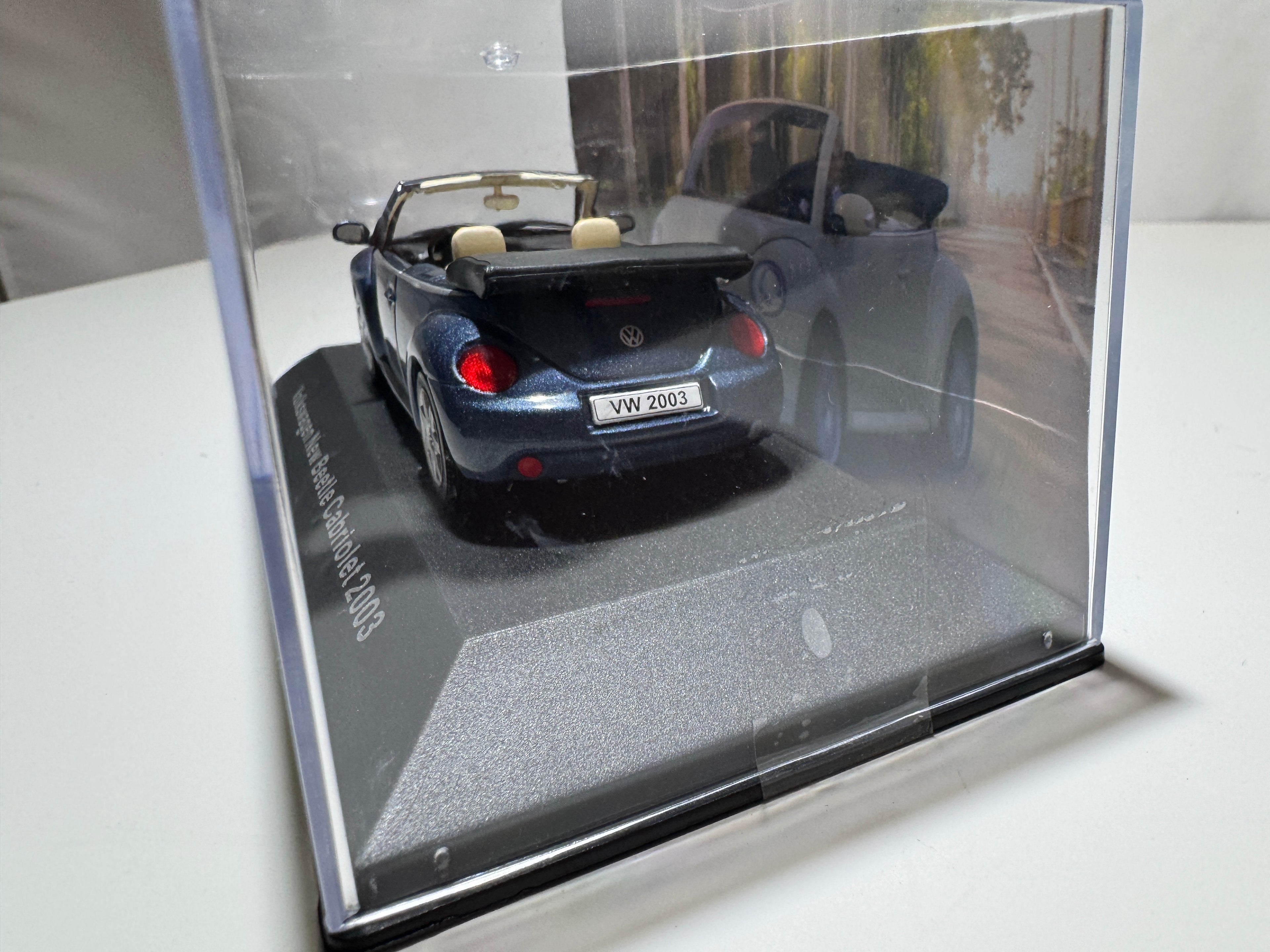 1:43 VW Volkswagen New Beetle Cabriolet 2003 Blau Neu OVP #536
