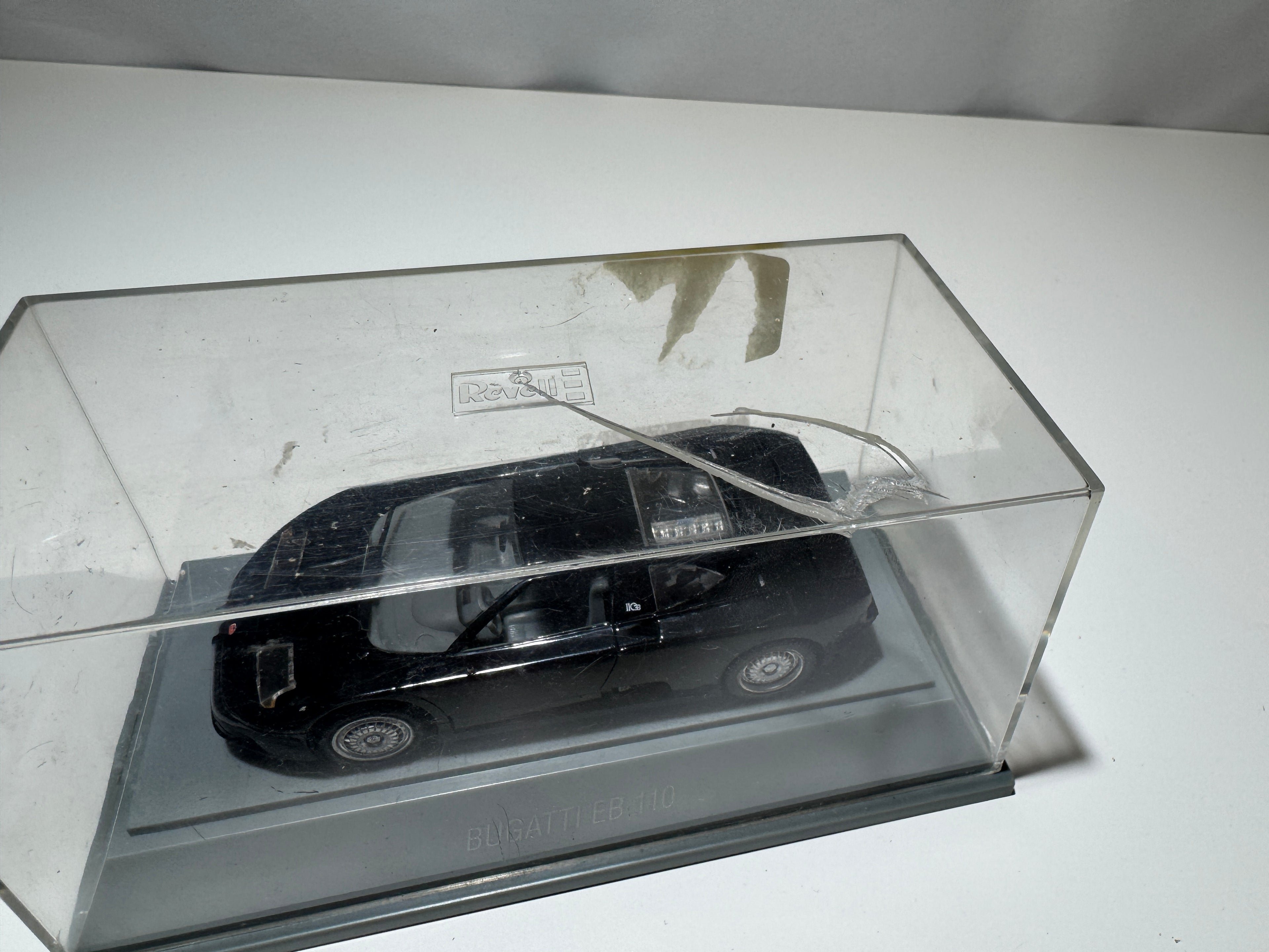 1:43 Revell Bugatti EB110 Schwarz OVP #546