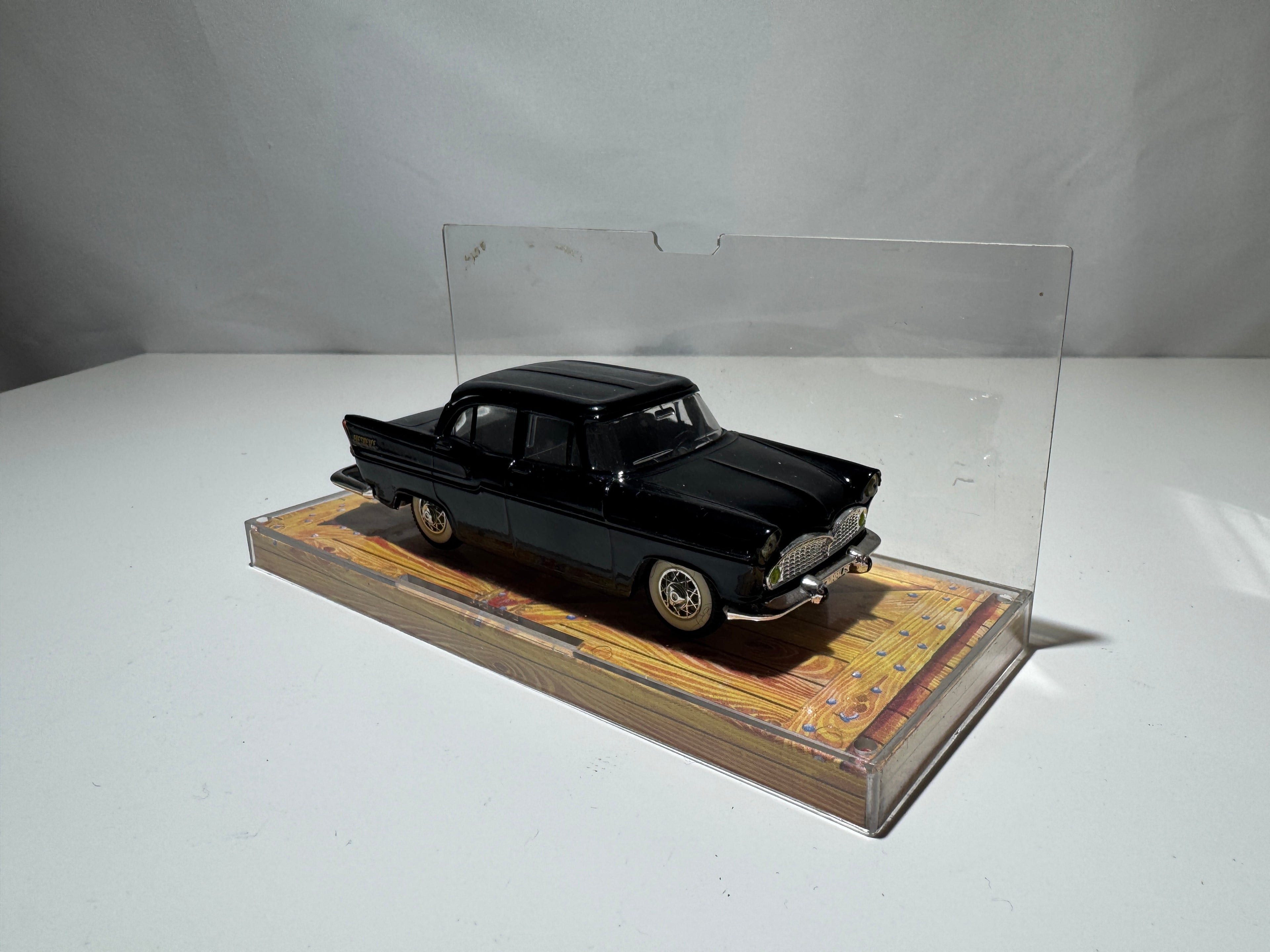 1:43 Norev Simca Presidence 1958 Schwarz #547