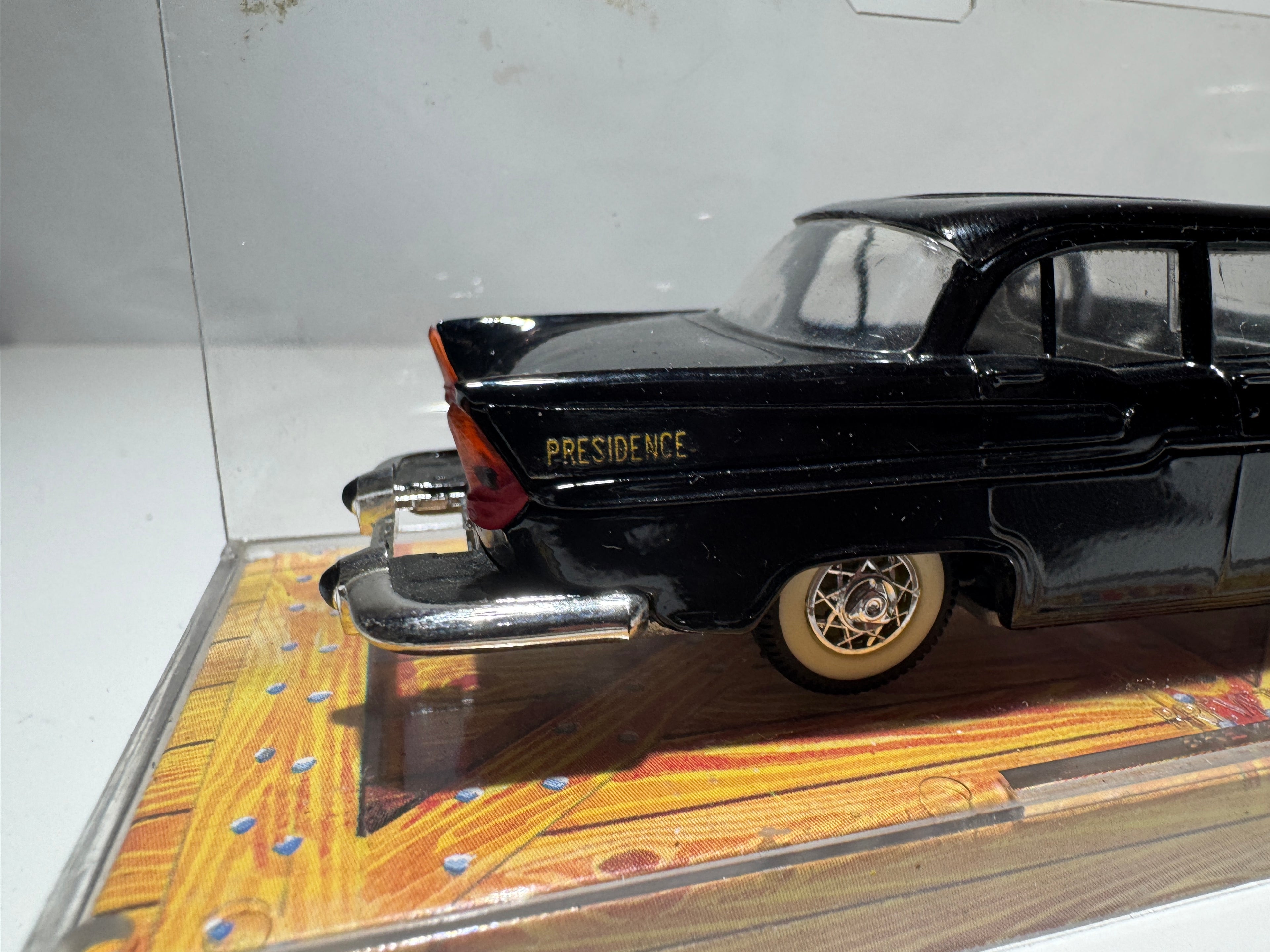 1:43 Norev Simca Presidence 1958 Schwarz #547
