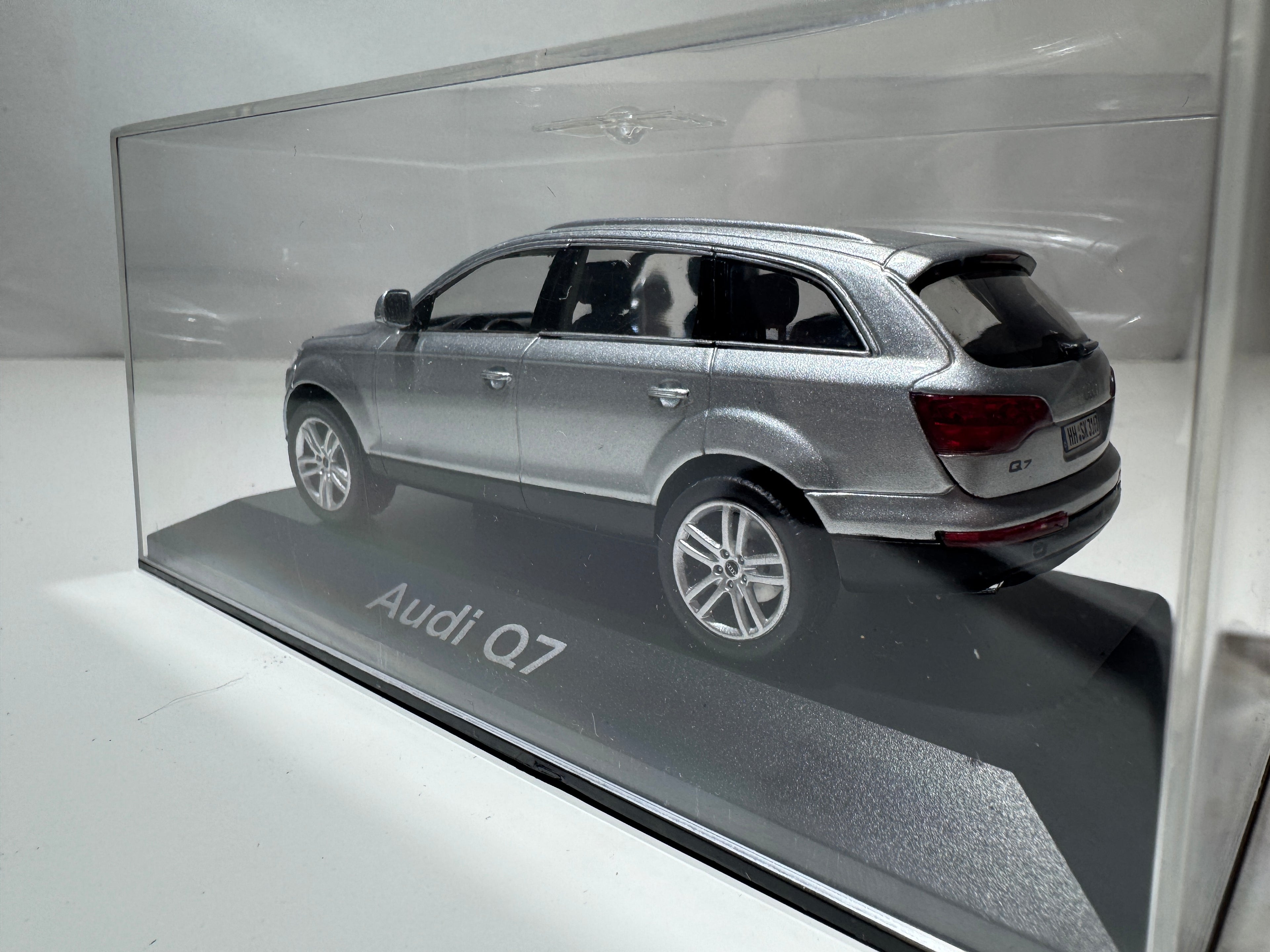 1:43 Schuco Audi Q7 Silber OVP #548