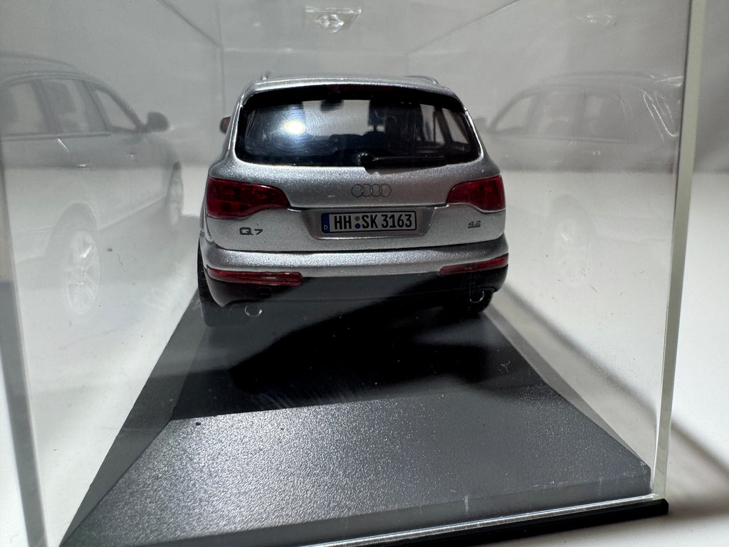 1:43 Schuco Audi Q7 Silber OVP #548