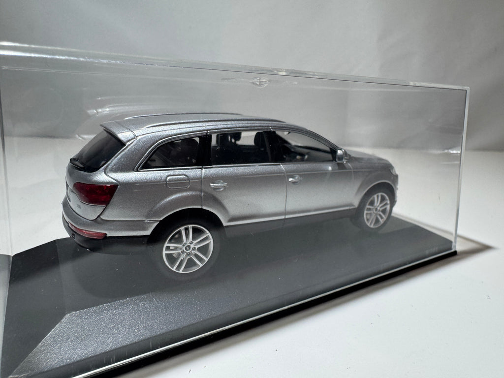 1:43 Schuco Audi Q7 Silber OVP #548