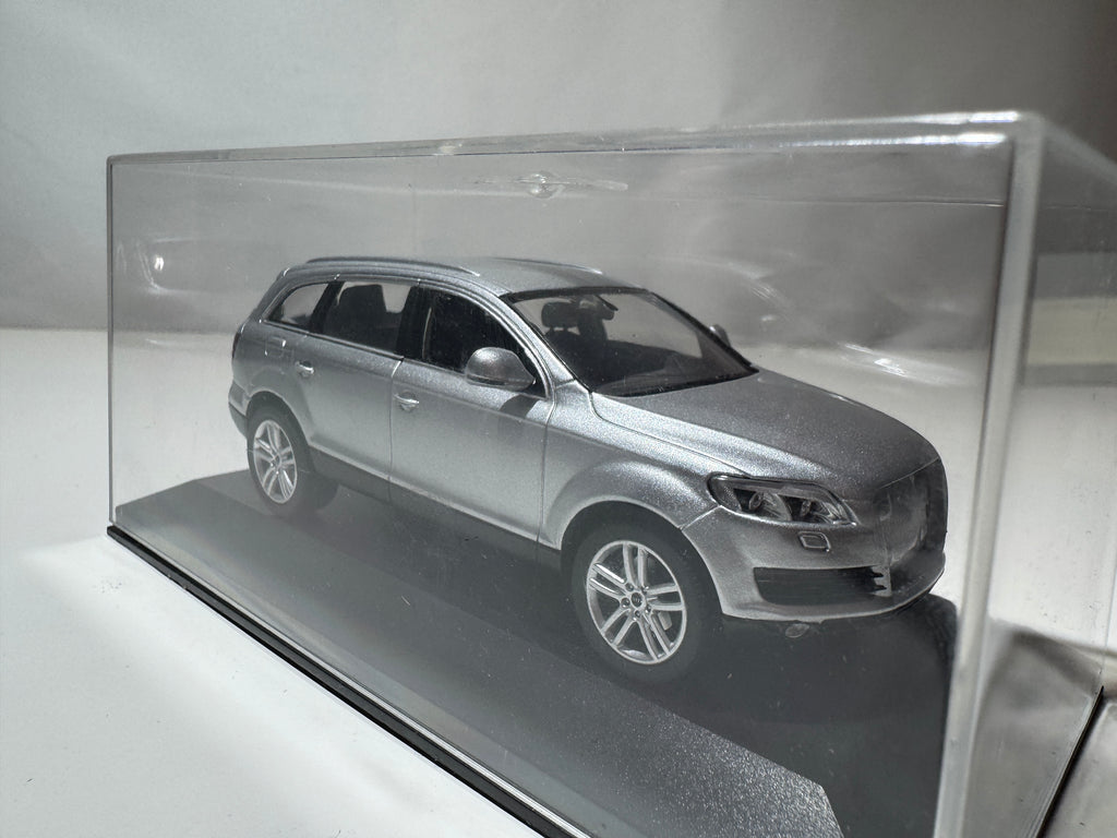 1:43 Schuco Audi Q7 Silber OVP #548