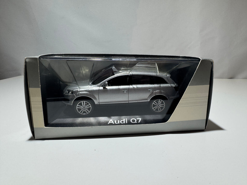 1:43 Schuco Händlermodelle Audi Q7 Silber Neu OVP #550