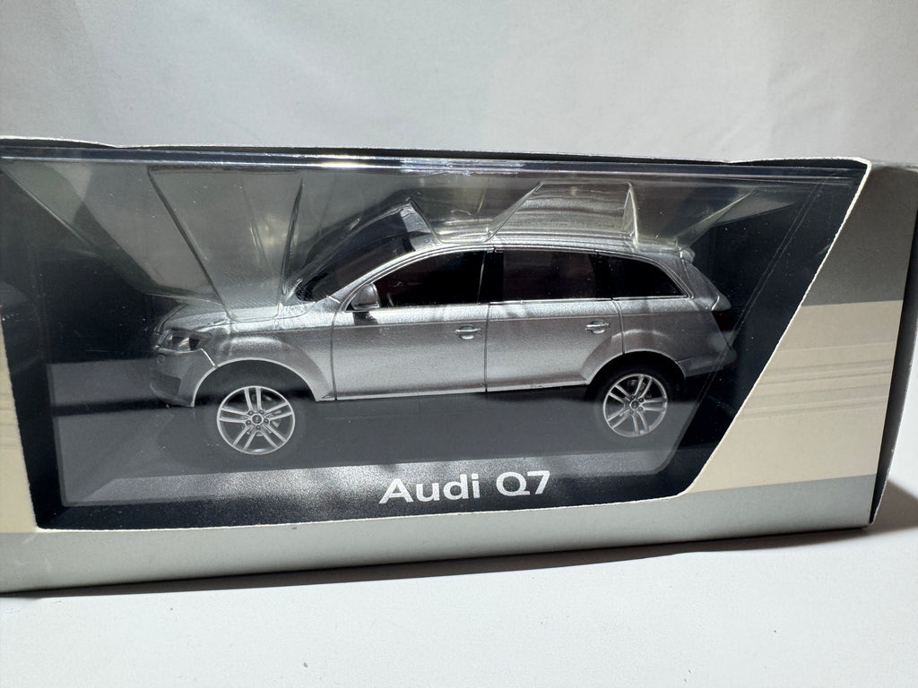 1:43 Schuco Händlermodelle Audi Q7 Silber Neu OVP #550