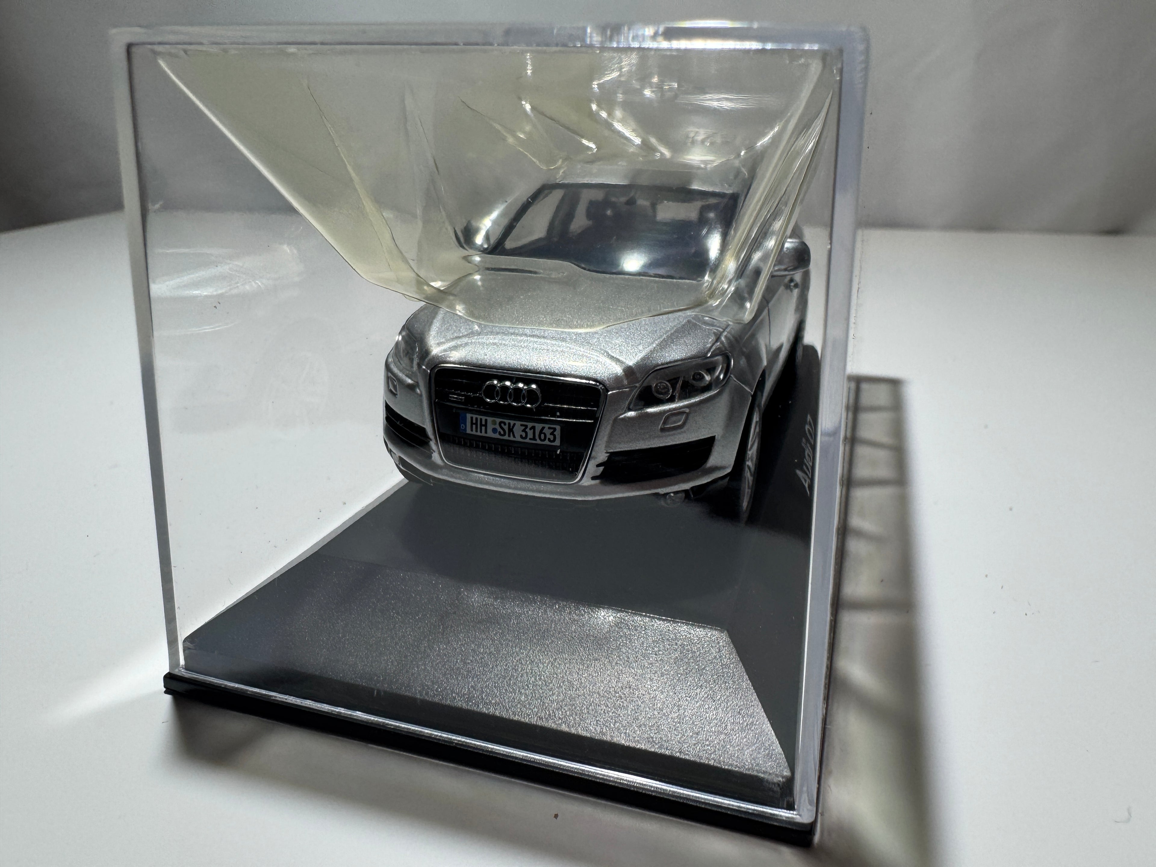 1:43 Schuco Händlermodelle Audi Q7 Silber Neu OVP #550