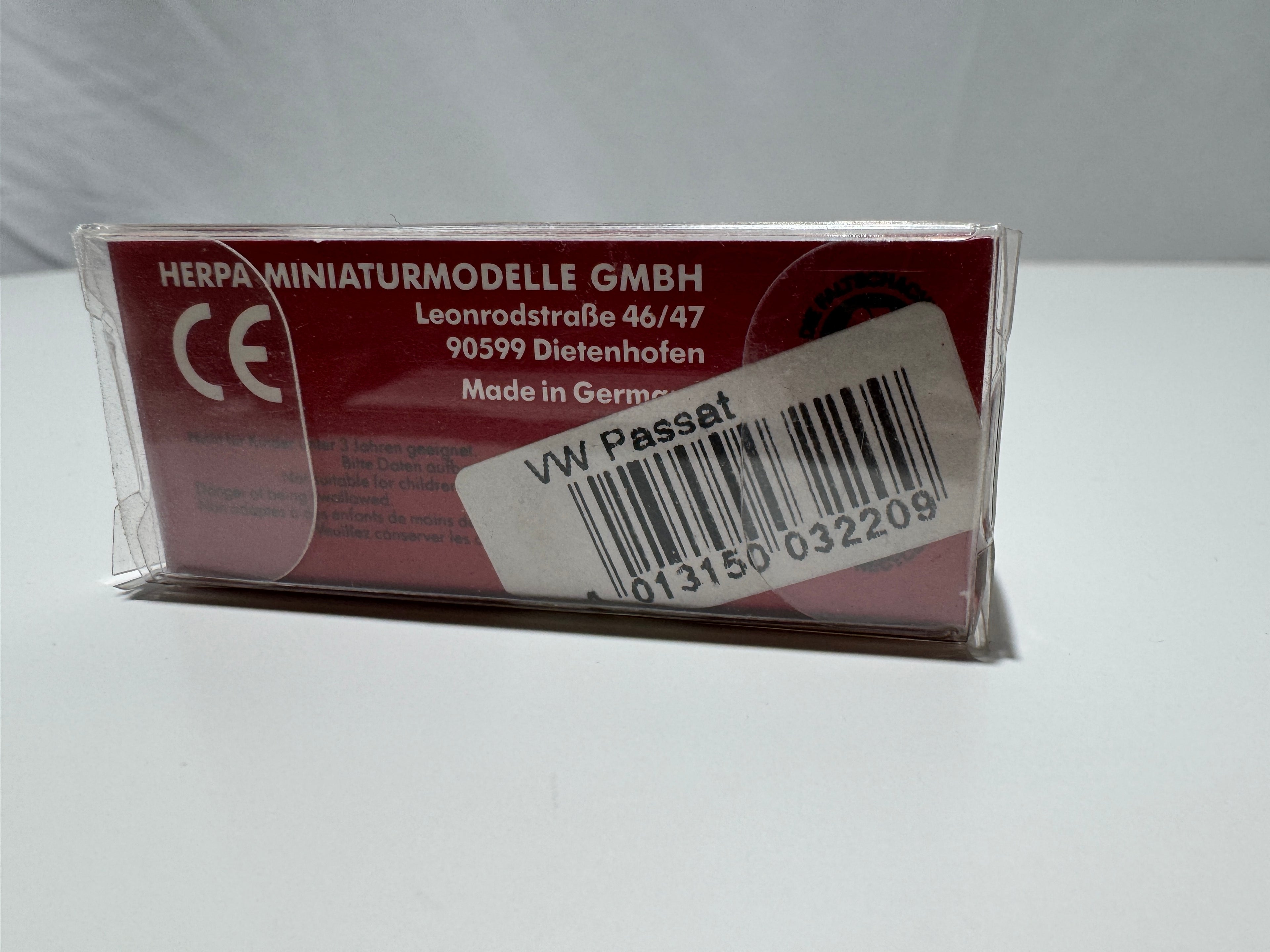 1:87 Herpa VW Volkswagen Passat B5 Limousine Rot OVP #556