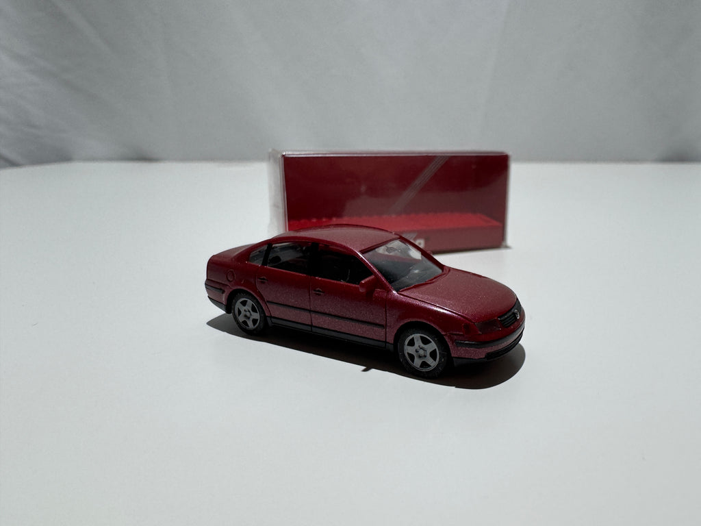 1:87 Herpa VW Volkswagen Passat B5 Limousine Rot OVP #556