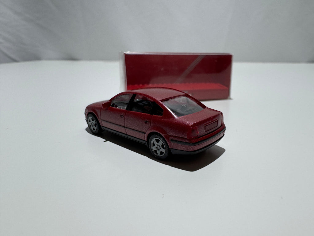 1:87 Herpa VW Volkswagen Passat B5 Limousine Rot OVP #556